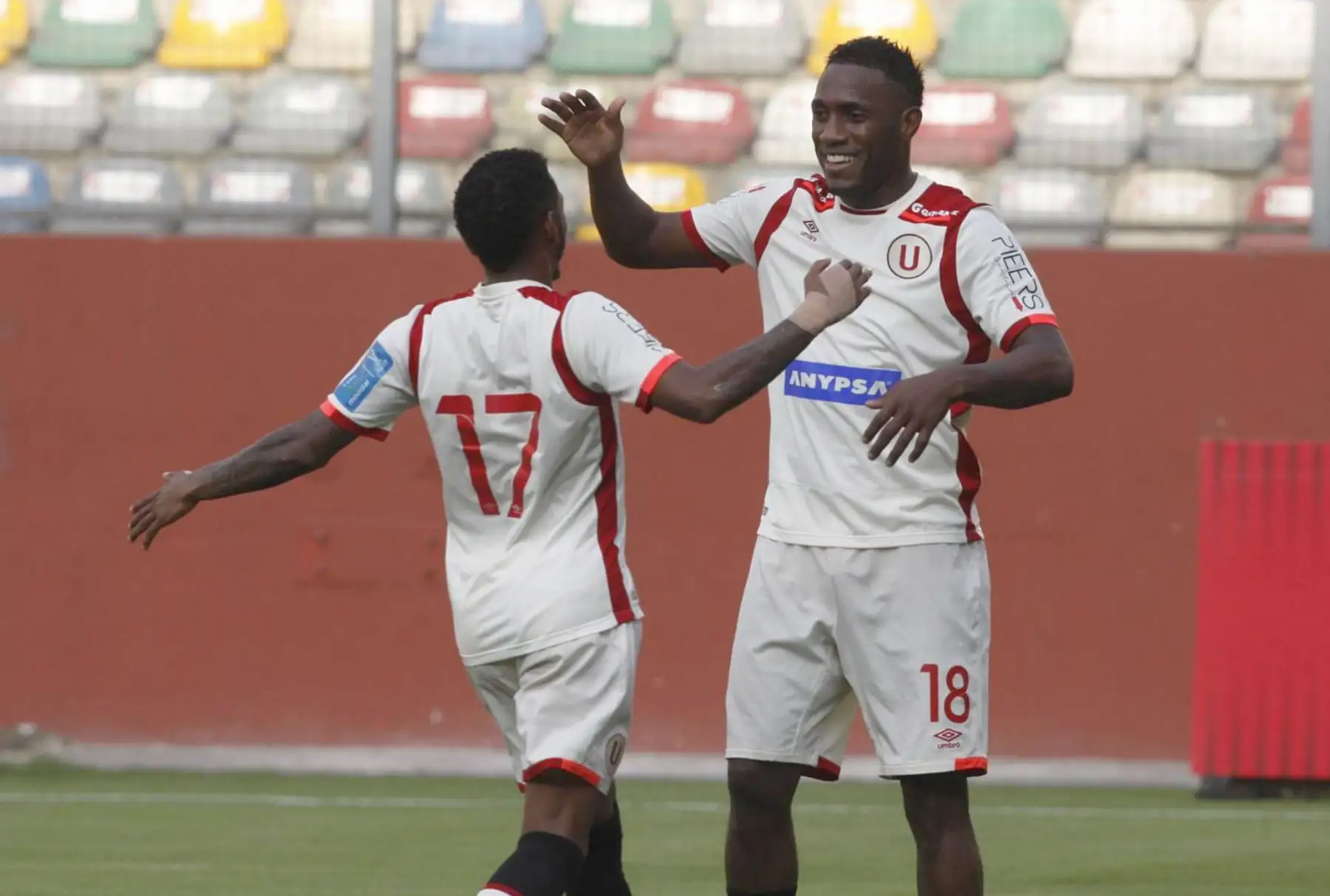 LIMA, PERÚ- SETIEMBRE 17. Universitario de  Deportes gano 2-0 al Juan Aurich. Foto:  ANDINA/Eddy Ramos
