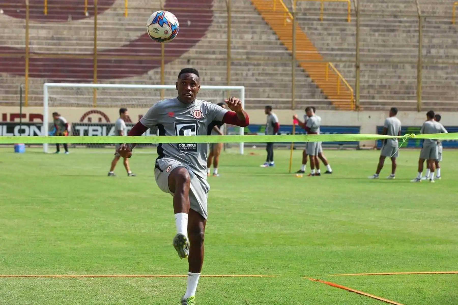 LIMA, PERÚ- SETIEMBRE 17. Universitario de  Deportes gano 2-0 al Juan Aurich.
 Foto:  ANDINA/Difusión