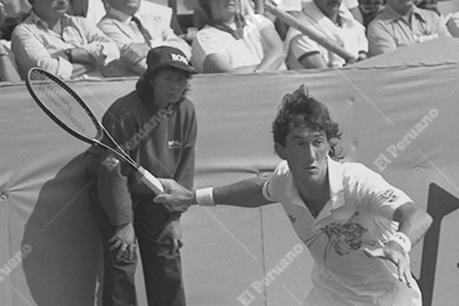 Darren Cahill es un ex- jugador de tenis australiano. Actualmente es un experimentado  entrenador de tenir, y es responsable de preparar  al actual  tenista italiano quien hizo historia levantando su primer Grand Slam en Australia.
Foto: ANDINA/archivo
