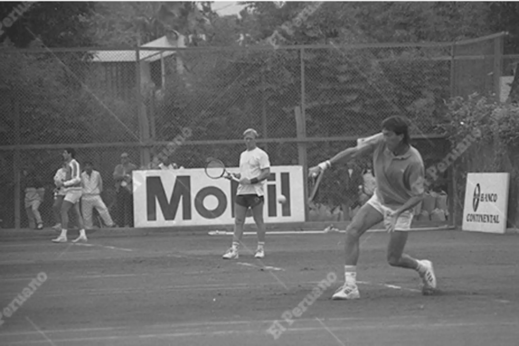 Darren Cahill es un ex- jugador de tenis australiano. Actualmente es un experimentado  entrenador de tenir, y es responsable de preparar  al actual  tenista italiano quien hizo historia levantando su primer Grand Slam en Australia.
Foto: ANDINA/archivo