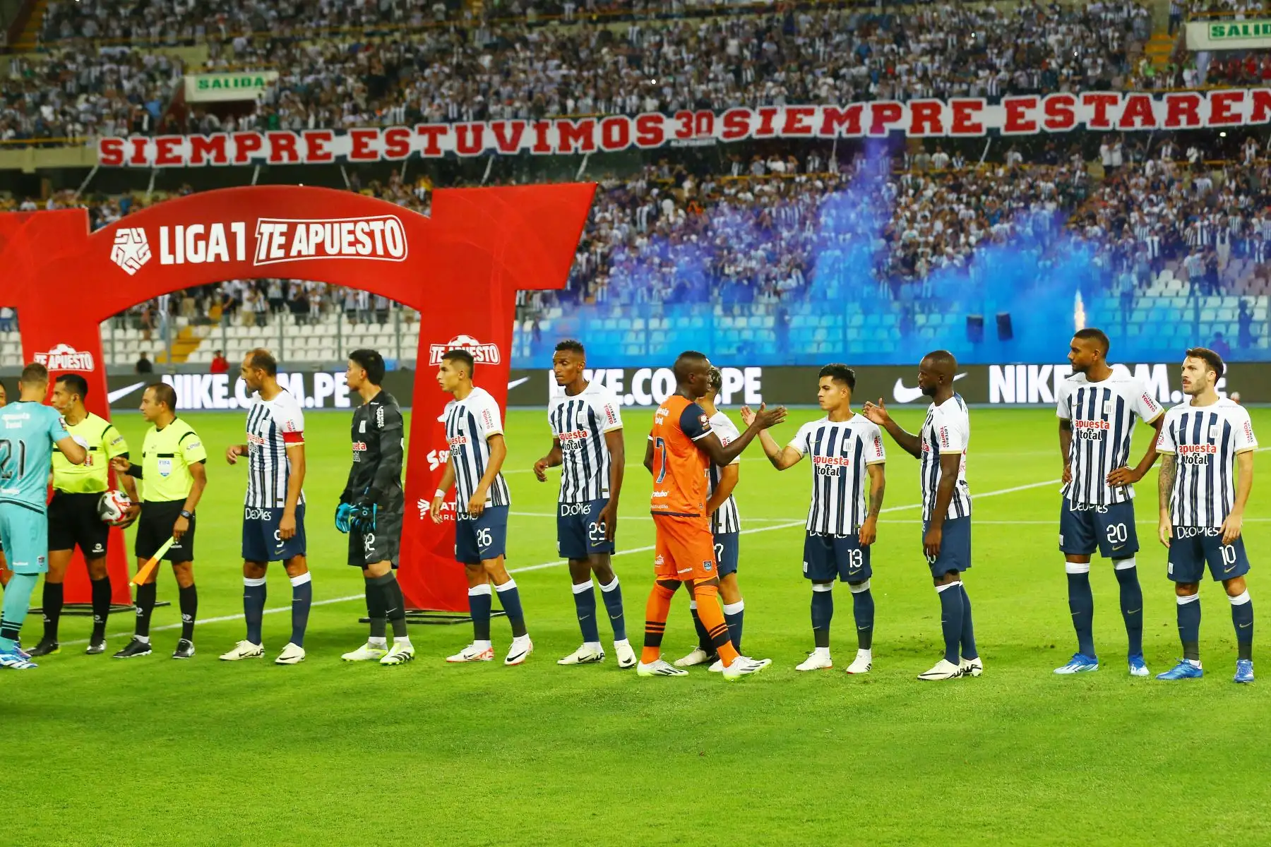 Alianza Lima  se enfrenta al club César Vallejo por la fecha 1 de la Liga1 en el estadio Nacional de Lima. 
Foto: ANDINA/Eddy Ramos