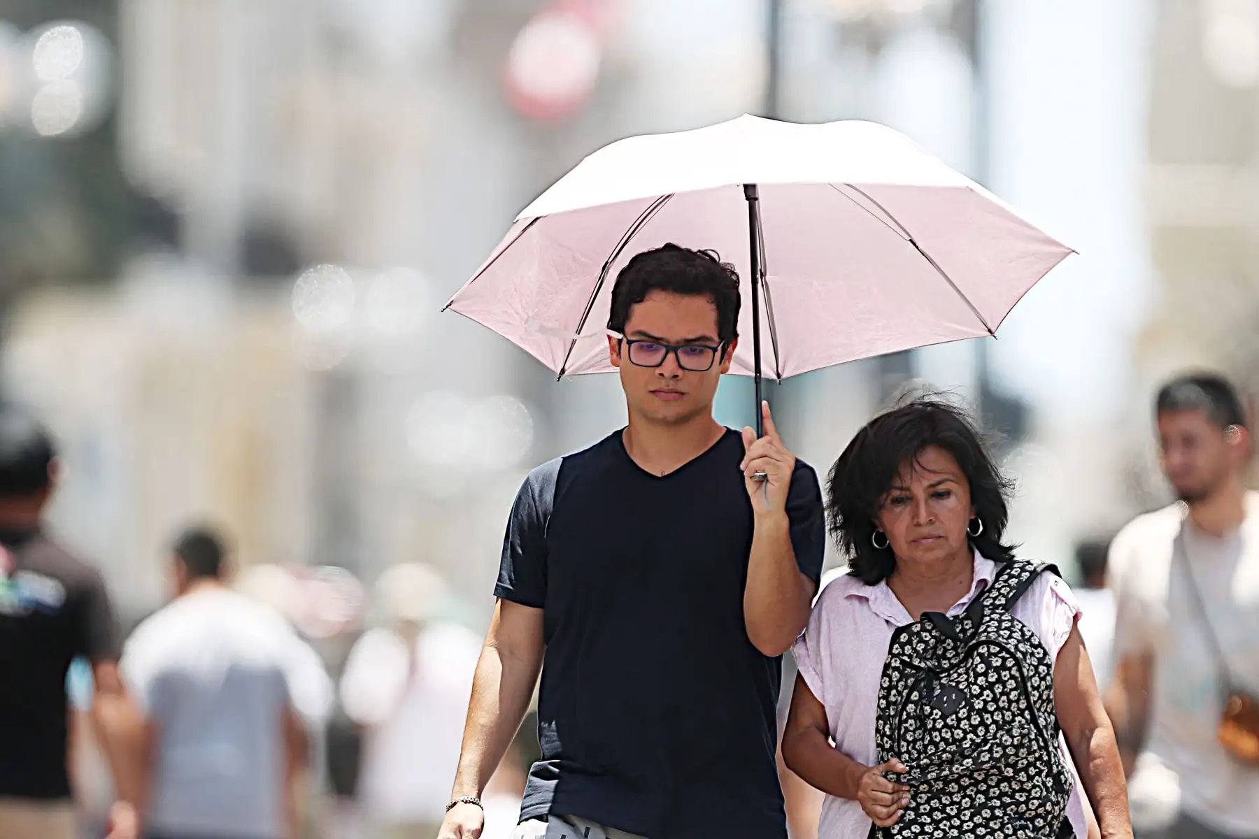 Lima Metropolitana continúa registrando temperaturas diurnas y nocturnas por encima de sus valores normales, por lo que se prevé una sensación térmica de hasta 32 °C para hoy y mañana, informó el Servicio Nacional de Meteorología e Hidrología (Senamhi). Foto: ANDINA/Ricardo Cuba