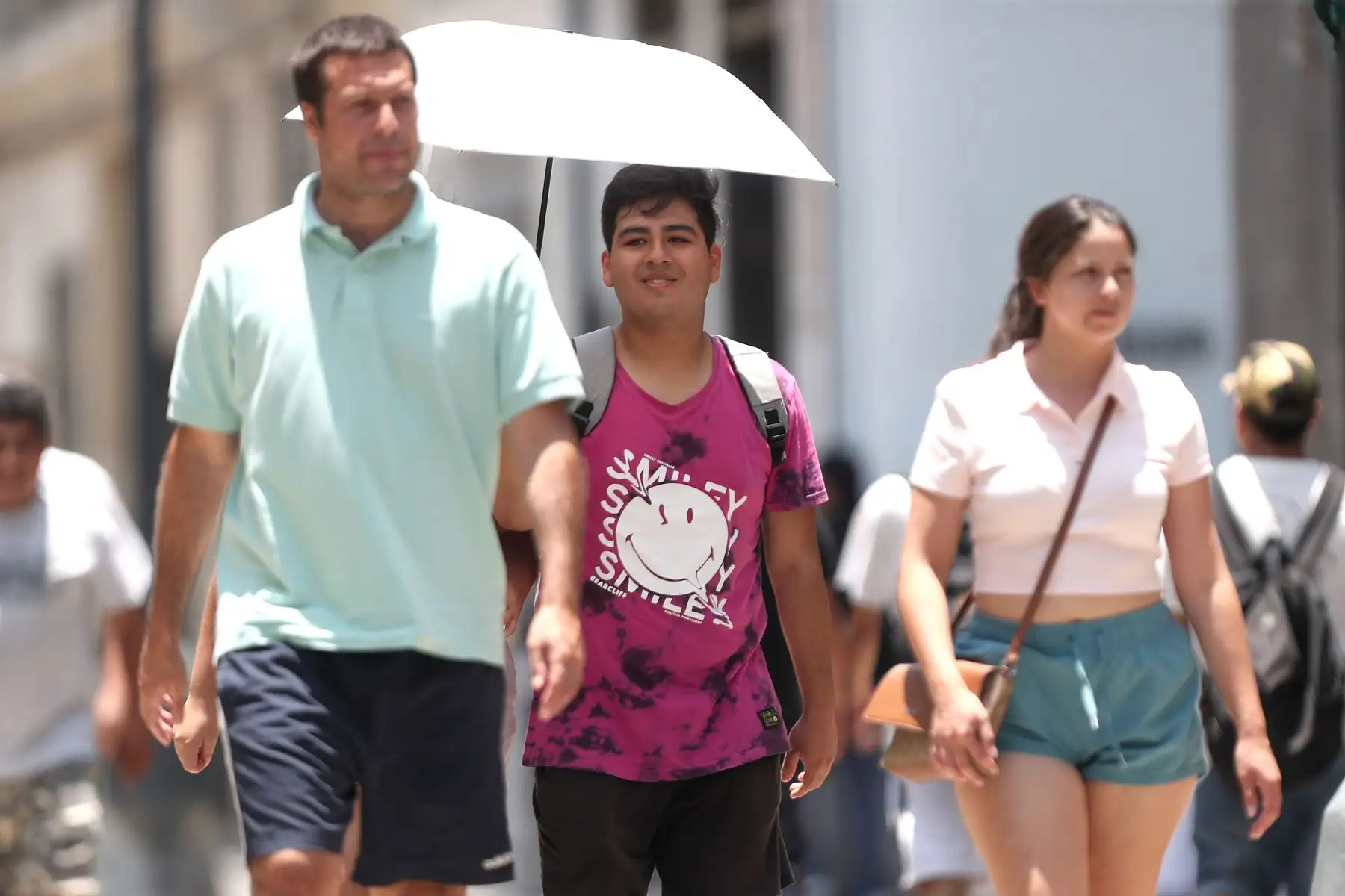 Lima Metropolitana continúa registrando temperaturas diurnas y nocturnas por encima de sus valores normales, por lo que se prevé una sensación térmica de hasta 32 °C para hoy y mañana, informó el Servicio Nacional de Meteorología e Hidrología (Senamhi). Foto: ANDINA/Ricardo Cuba