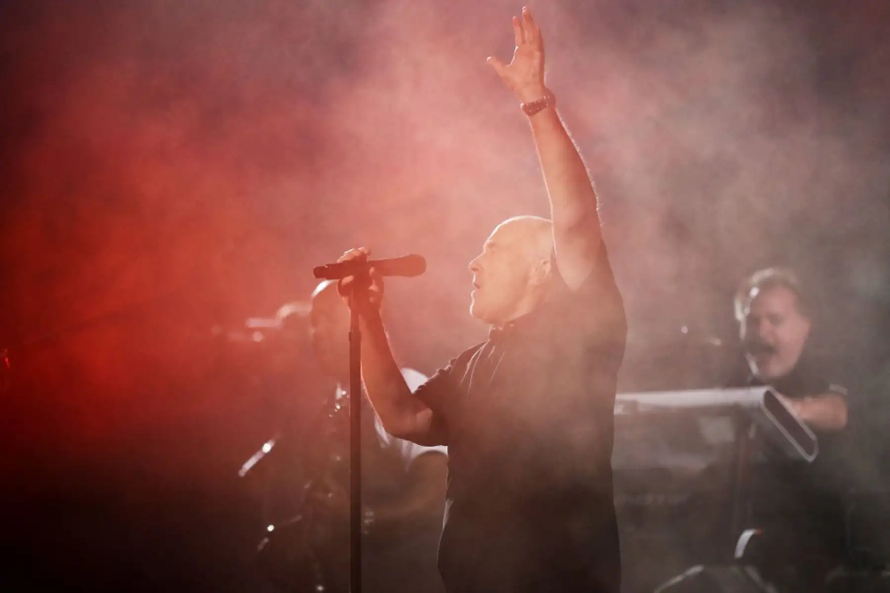 Phil Collins actúa en la noche inaugural del Open de Estados Unidos 2016 en el Centro Nacional de Tenis Billie Jean King de la USTA el 29 de agosto de 2016 en Queens, Nueva York. Foto: AFP