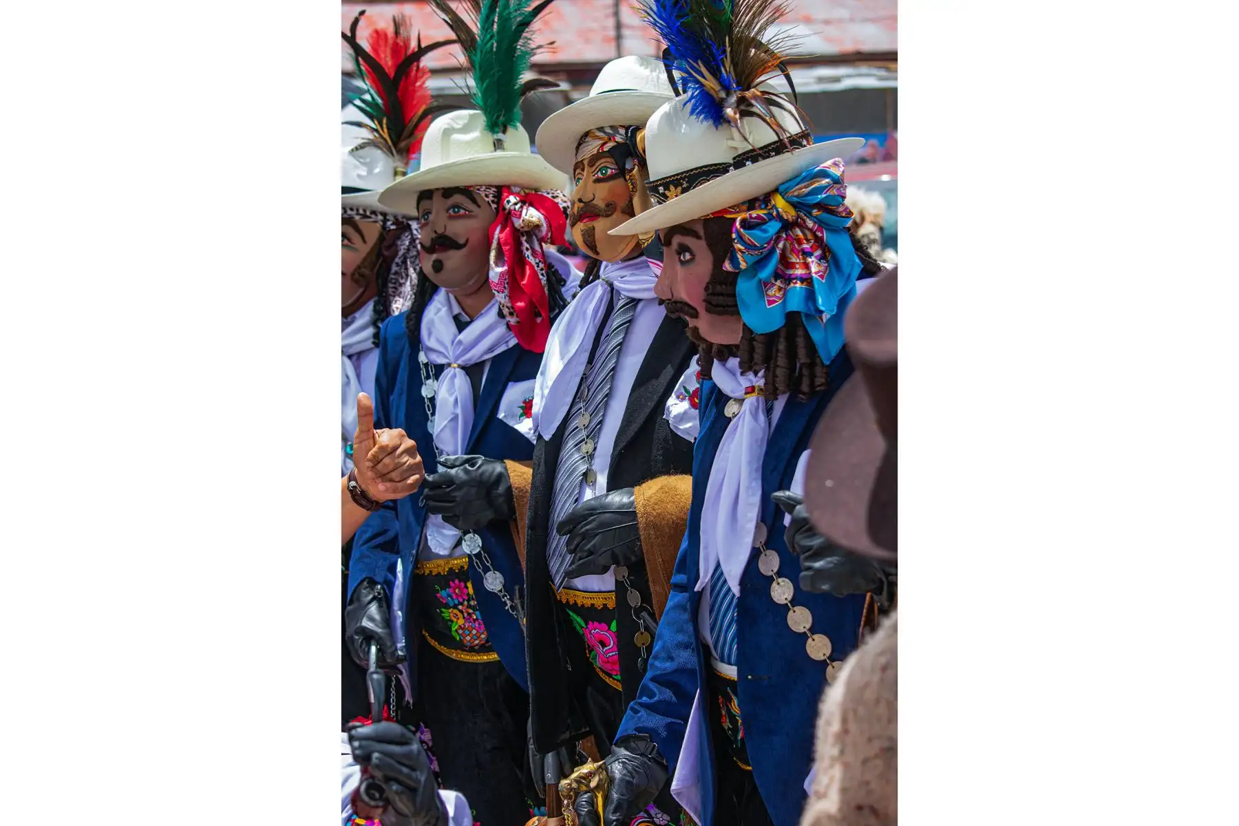 El Español, Chapetón o Tunante, representa al poseedor de riqueza. Ocupa un lugar de privilegio en la comparsa. Deben tener estatura y hablar con acento español. Foto: Cortesía/ Eduardo Faya