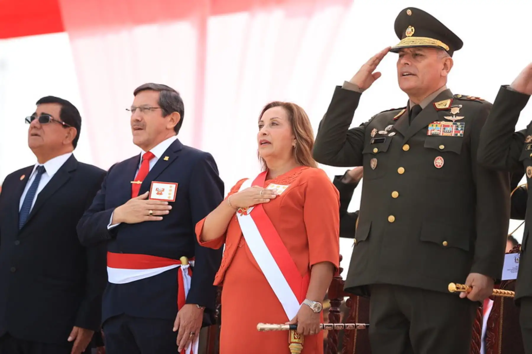 Presidenta Dina Boluarte participa en la ceremonia por el 43° aniversario de las operaciones de la Cordillera del Cóndor. Foto: ANDINA/ Prensa Presidencia