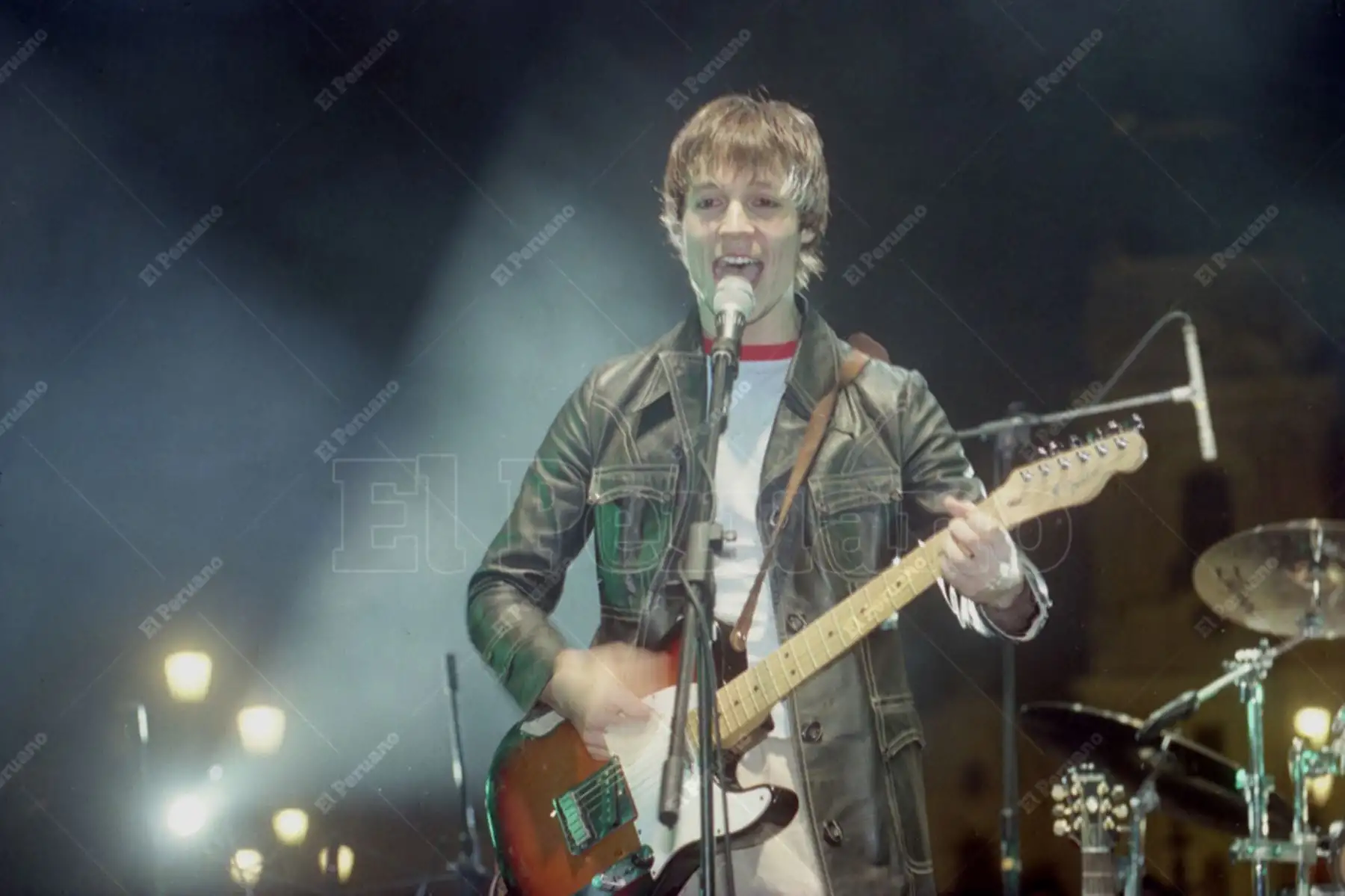 Lima - 12 julio 2000 / Salim Vera en el concierto del grupo de rock Libido en la plaza Santa Rosa del Centro Histórico. Foto: Diario Oficial El Peruano / Vidal Tarqui