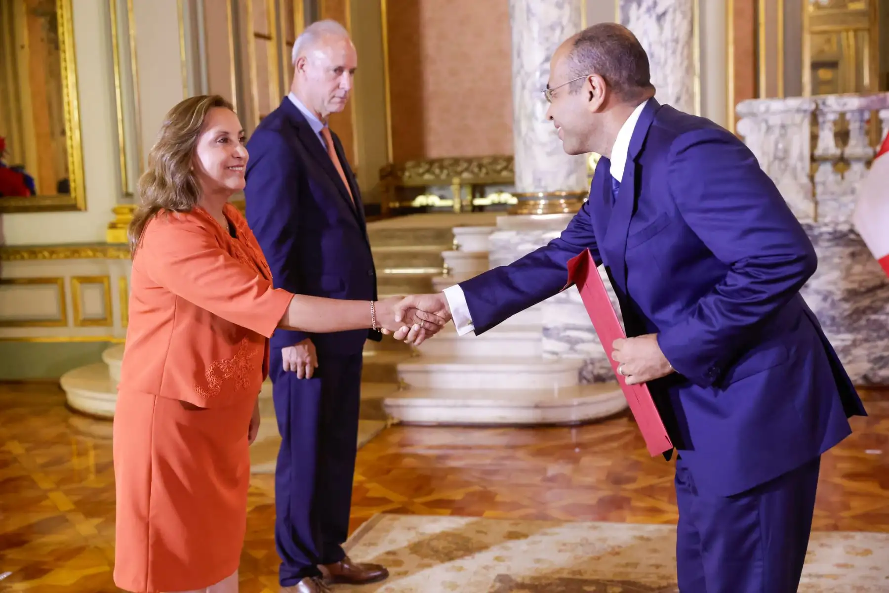 La presidenta de la república, Dina Ercilia Boluarte Zegarra, participó en la presentación de cartas credenciales de embajadores residentes en el Perú.
Foto: ANDINA/Presidencia Perú
