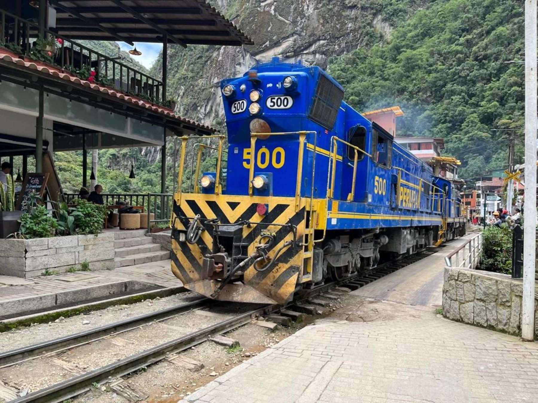 La concesionaria Fetransa anunció que desde las 13:00 horas de hoy se autorizó la reanudación de las operaciones ferroviarias en la vía Ollantaytambo-Machu Picchu. ANDINA/Difusión