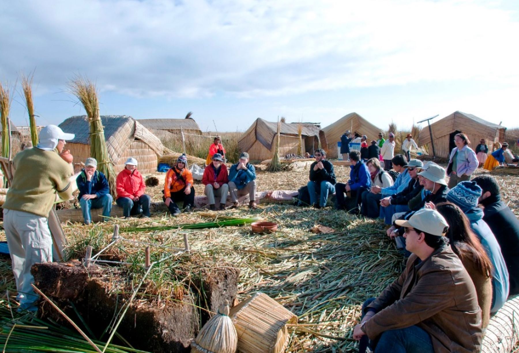 Isla de los Uros, en el lago Titicaca, atractivo turístico de la región Puno.