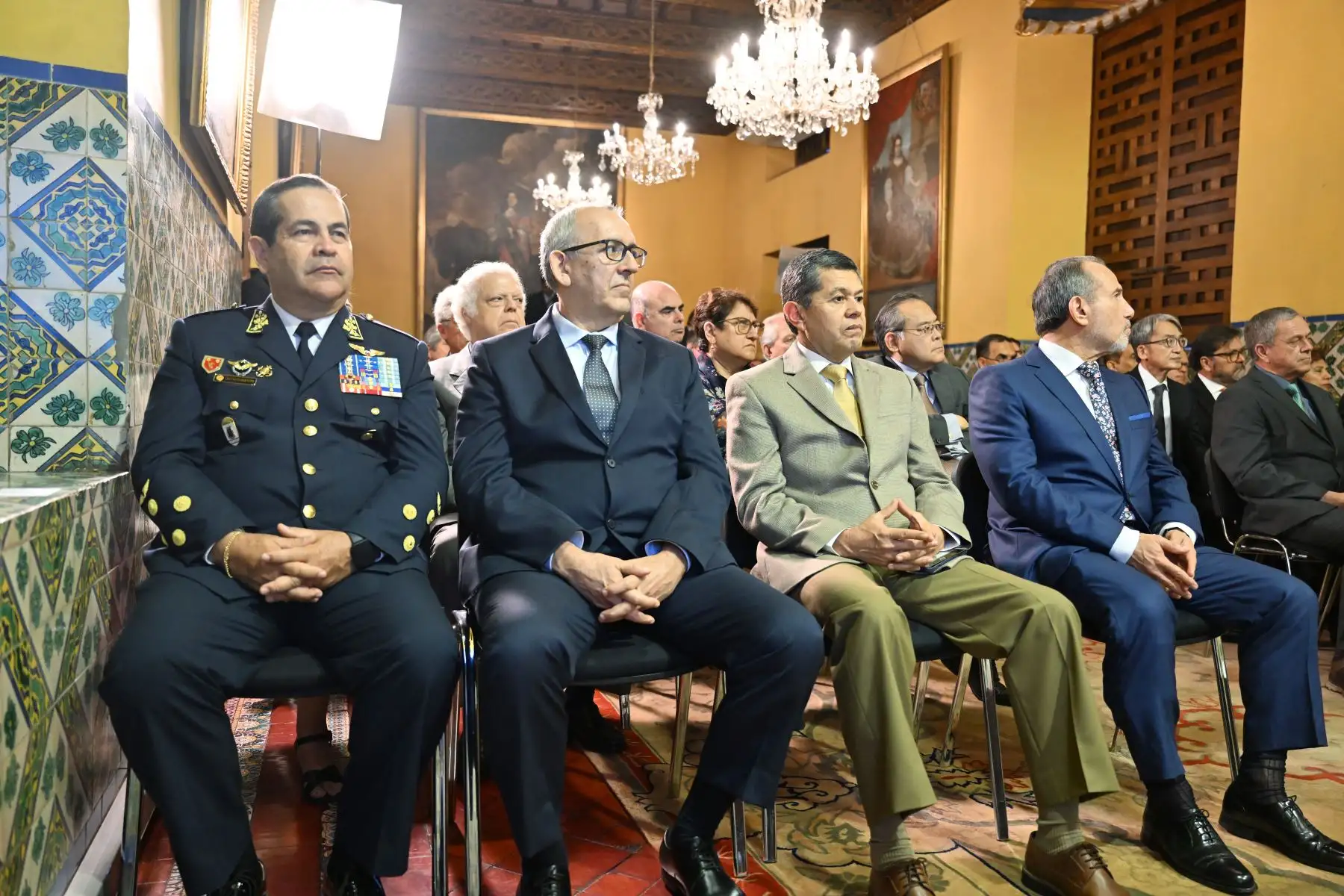 El Canciller Javier González-Olaechea presidió, junto al ministro de Defensa Luis Chávez Cresta, la ceremonia de cumplimiento anticipado de las obligaciones asumidas por el Perú en la Convención sobre Municiones en Racimo (Convención de Oslo), suscrita por nuestro país en 2013.
Foto: ANDINA/Cancillería