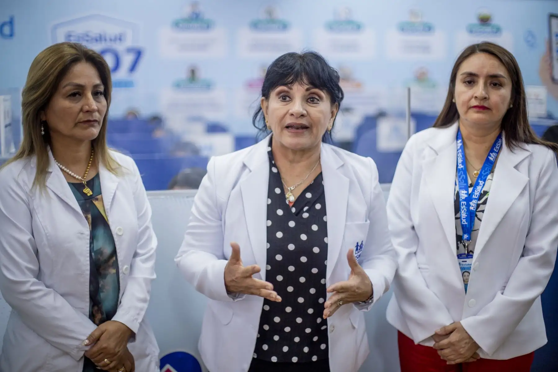Según la presidenta ejecutiva de EsSalud, Dra. María Elena Aguilar Del Águila, uno de los ejes principales de su gestión es mejorar las atenciones y humanizarlas, y eso incluye el acceso a la información de forma oportuna y sin dificultades, labor que llevaron a cabo en esta ocasión, y en conjunto, las gerencias centrales del Adulto Mayor y Persona con Discapacidad y de Atención al Asegurado.
Foto: ANDINA/EsSalud