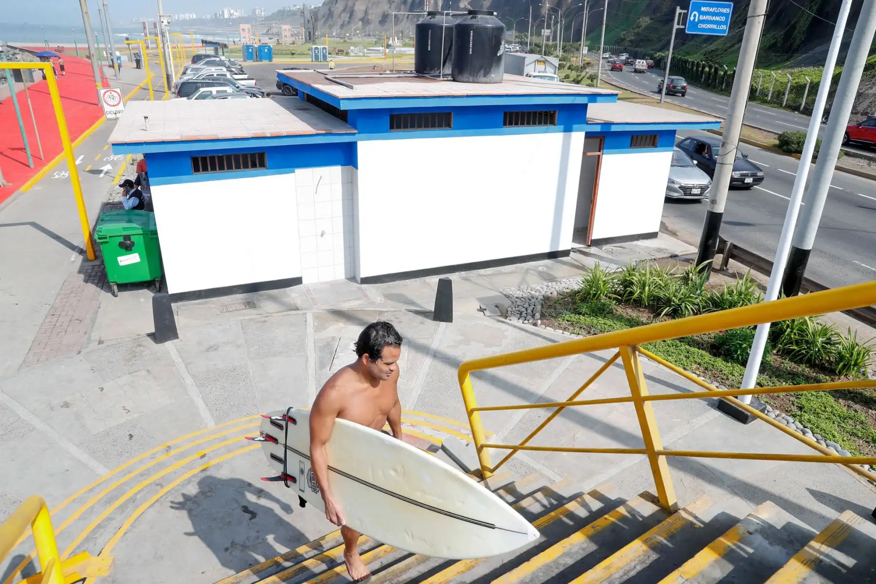 Las nuevas instalaciones para los bañistas de Miraflores se encuentran en las playas Los Delfines, Tres Picos, Punta Roquitas, Makaha y Redondo. Foto: ANDINA/ Daniel Bracamonte