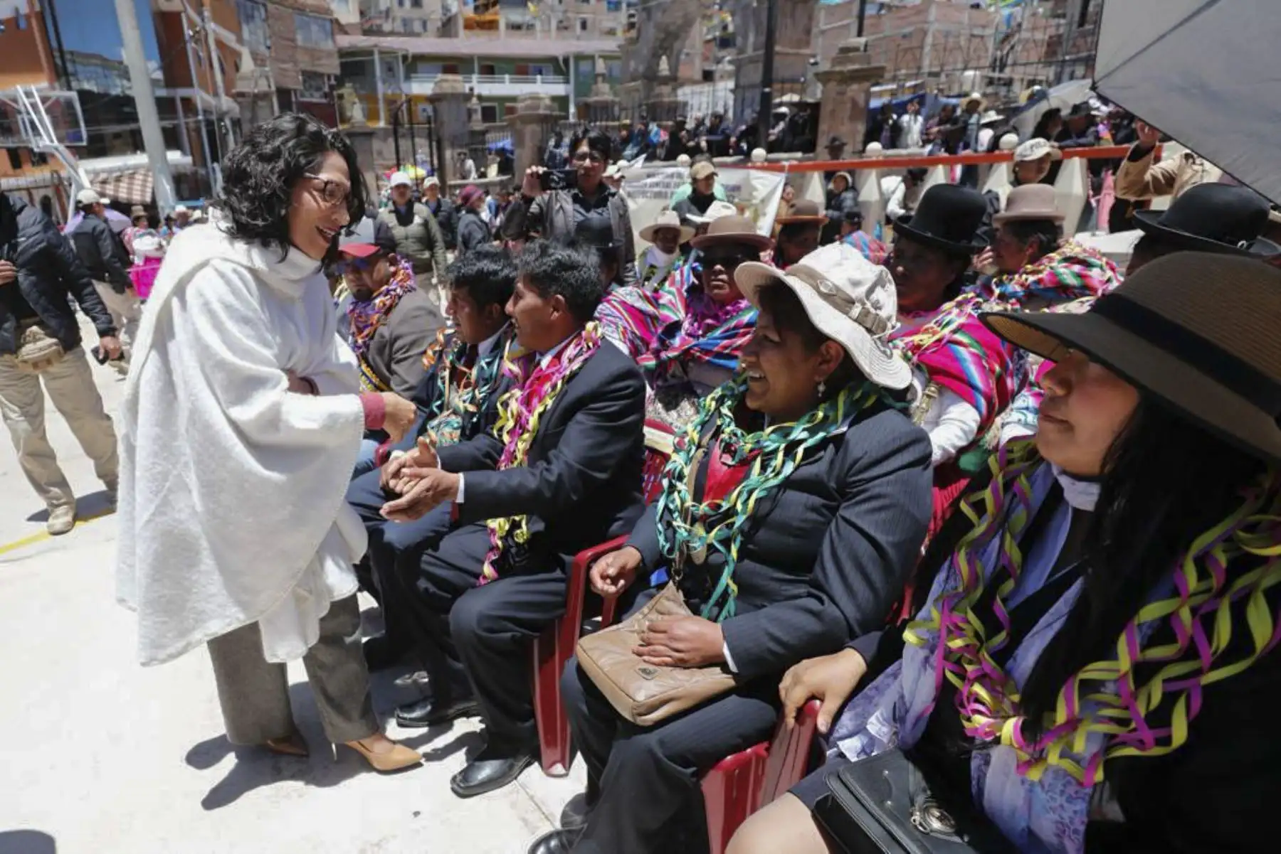 La ministra de Cultura, Leslie Urteaga, llegó a la ciudad de Puno para participar en las vísperas de la Festividad de la Virgen de la Candelaria, de la que dijo que nos une en el fervor y en las costumbres ancestrales, e invitó a todos a visitar la región altiplánica para gozar de la fiesta declarada Patrimonio Cultural Inmaterial de la Humanidad por la Unesco en el 2014.
Foto: ANDINA/MINCUL