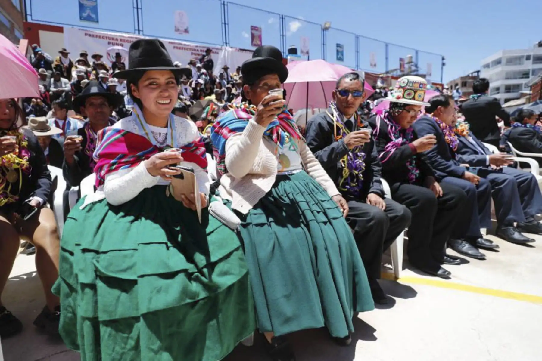 La ministra de Cultura, Leslie Urteaga, llegó a la ciudad de Puno para participar en las vísperas de la Festividad de la Virgen de la Candelaria, de la que dijo que nos une en el fervor y en las costumbres ancestrales, e invitó a todos a visitar la región altiplánica para gozar de la fiesta declarada Patrimonio Cultural Inmaterial de la Humanidad por la Unesco en el 2014.
Foto: ANDINA/MINCUL