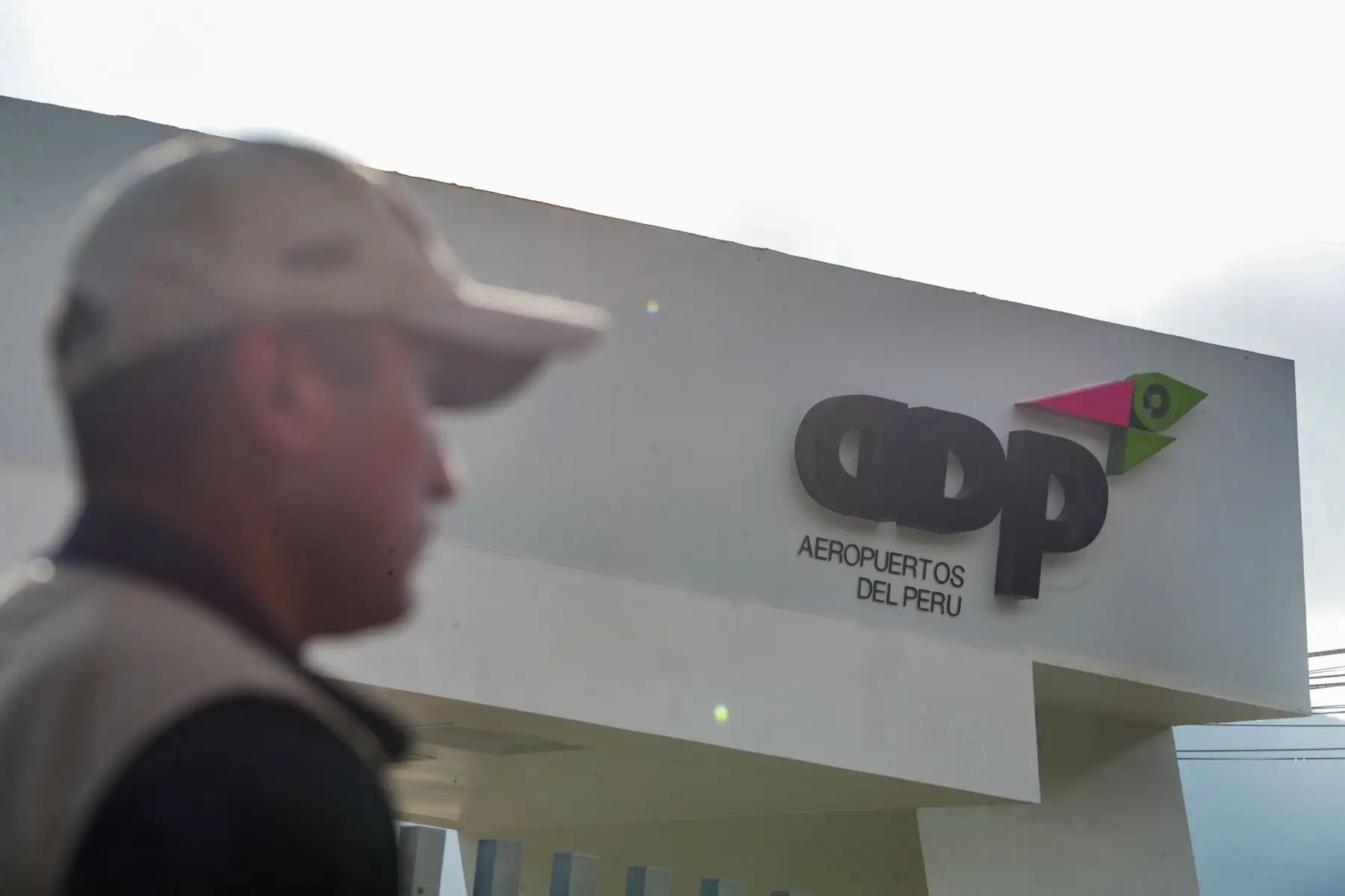 El presidente del Consejo de Ministros, Alberto Otárola, destacó la culminación de las obras de la nueva pista de aterrizaje del aeropuerto Germán Arias Graziani, en Huaraz. Foto: ANDINA/PCM