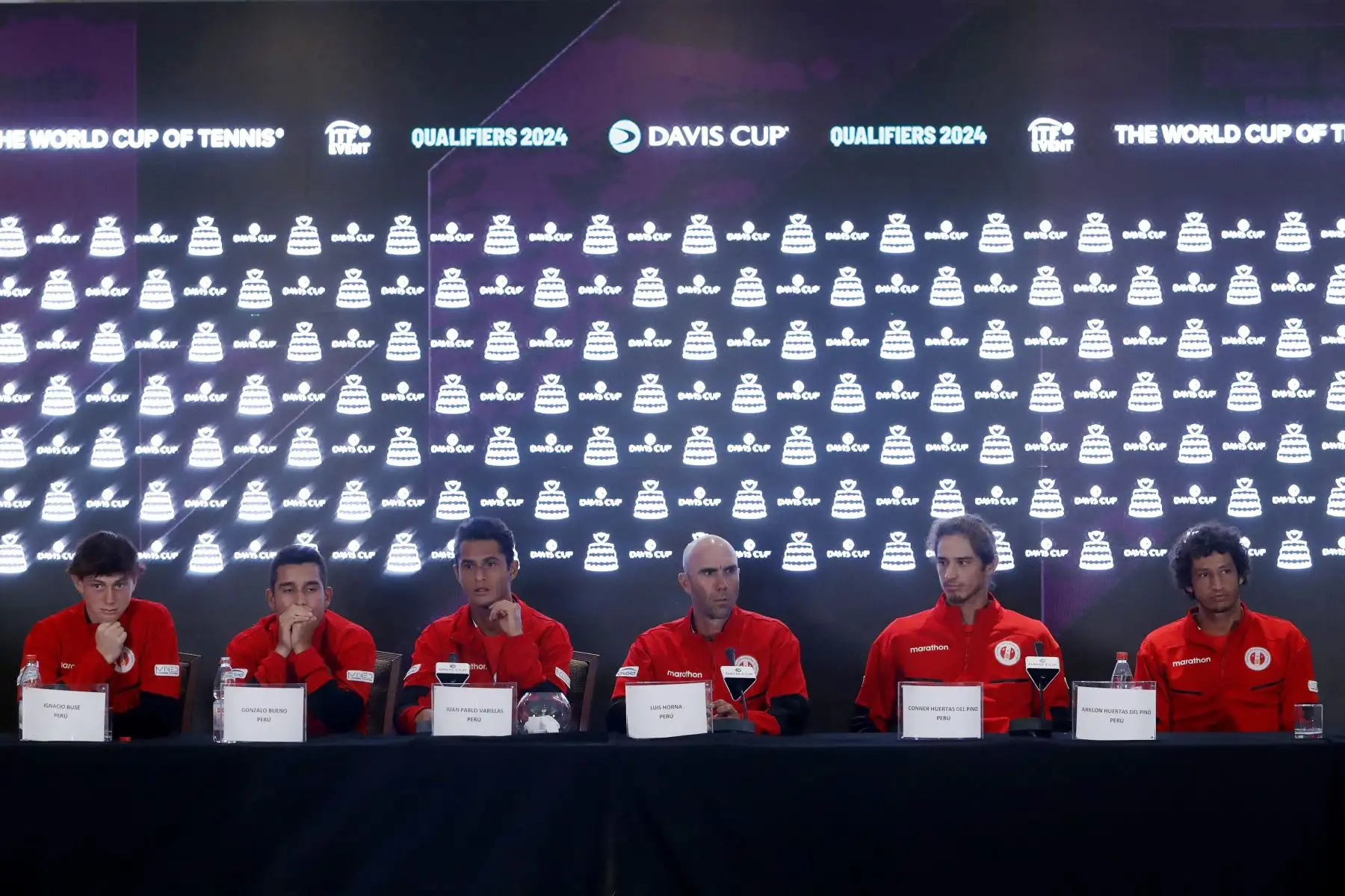 Los tenistas del equipo de Perú participan en una rueda de prensa hoy, durante el sorteo de la serie de Copa Davis entre Chile y Perú, en Santiago (Chile). Foto: ANDINA/ EFE