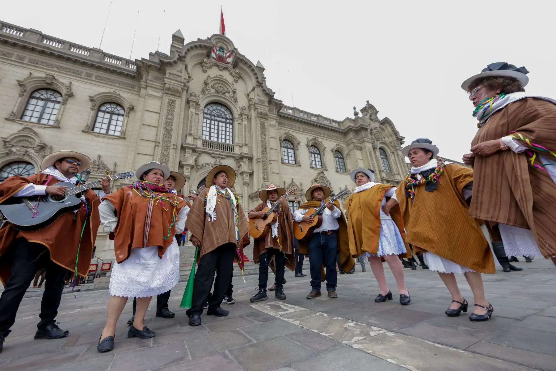 Presidenta de la república, Dina Ercilia Boluarte Zegarra, participó de la ceremonia de lanzamiento del Carnaval Lirqueño de Huancavelica, Patrimonio Cultural de la Nación, la misma que fue realizada en el Patio de Honor de Palacio de Gobierno.
Foto: ANDINA/Presidencia Perú