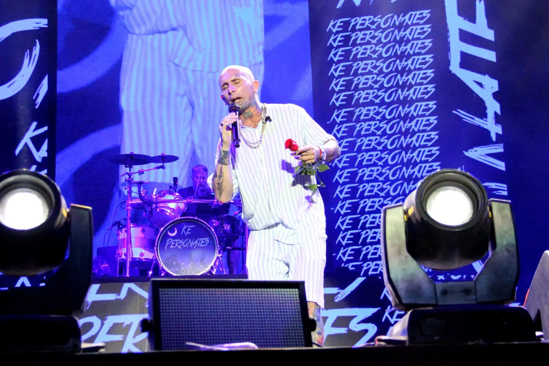 El artista argentino "Ke Personajes" se presento ayer en el  el Circulo Militar de Salaverry con un show que trae lo mejor de sus repertorio que fusiona la música urbana con la cumbia villera. Foto: Cortesía/ Miguel Rivera