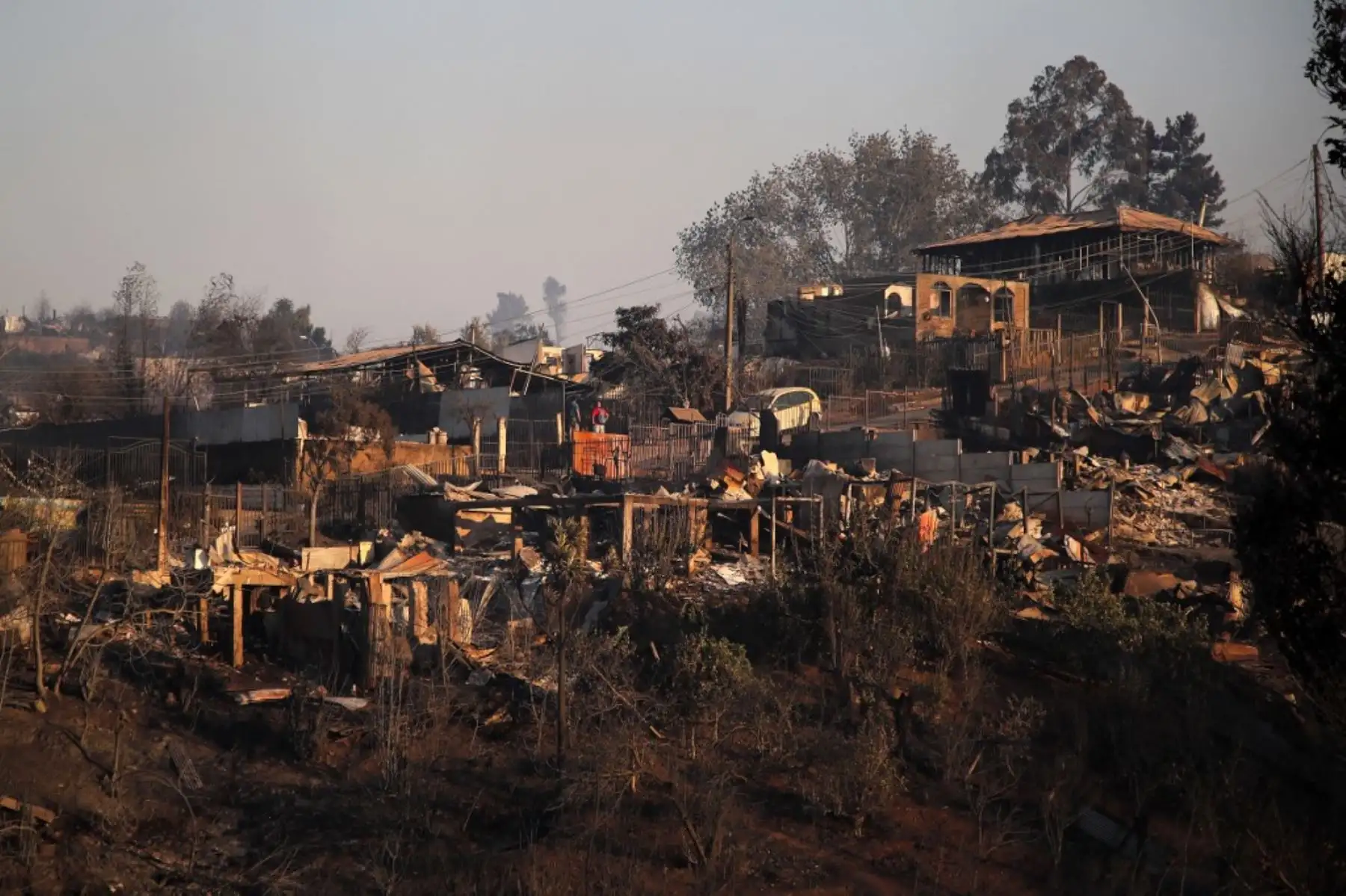 En total se han registrado 92 incendios, 40 de ellos ya fueron controlados y siguen activos 29 focos que intentan ser sofocados por los bomberos con el apoyo de helicópteros y aviones. Foto: AFP