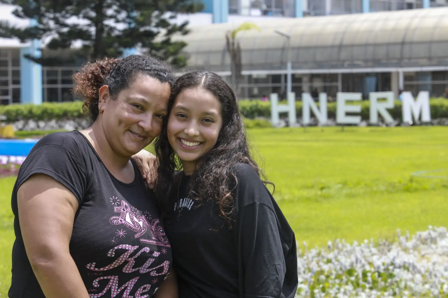 Su madre, Clara León, agradece al personal de EsSalud que la atendió y apoyó emocionalmente. “Gracias a todos los que estuvieron con mi hija en el día a día y hasta ahora la llaman para saber cómo sigue”. Foto:EsSalud