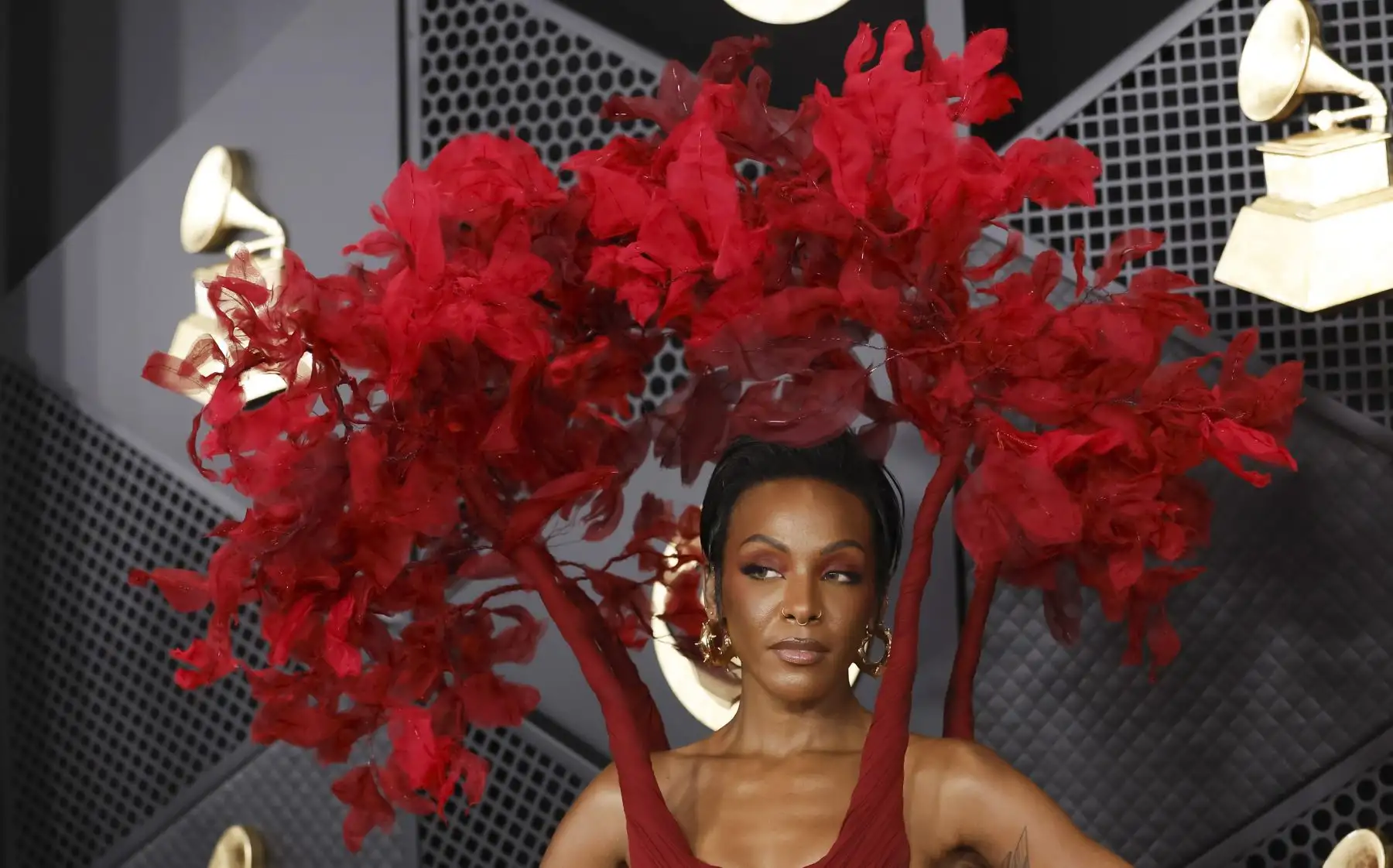 La cantante estadounidense Dawn Richard llega a la 66ª ceremonia anual de los premios Grammy en el Crypto.com Arena de Los Ángeles (California, EE.UU.) 
Foto: EFE