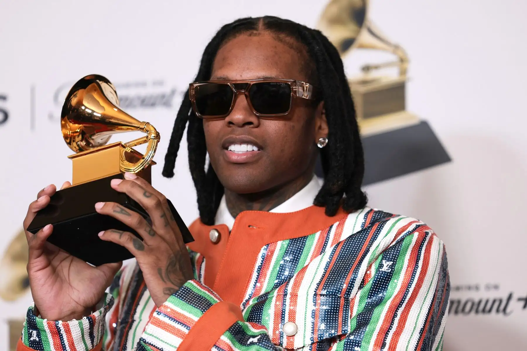 Lil Durk, ganador del premio a la "Mejor interpretación de rap melódico" por "All My Life", posa en la sala de prensa durante la 66ª ceremonia anual de los premios Grammy en el Crypto.com Arena de Los Ángeles, California, EE.UU.
Foto: EFE