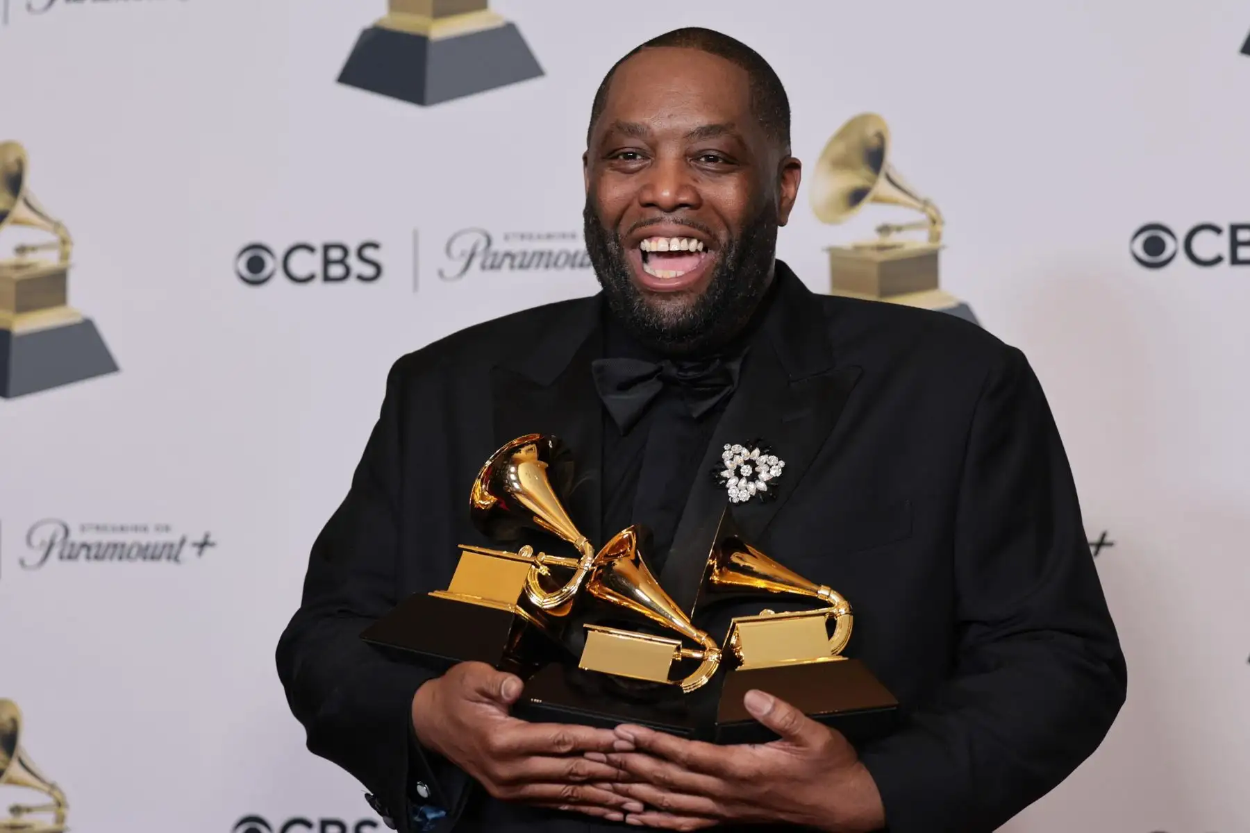 Killer Mike, ganador del premio "Mejor Álbum de Rap" por "Michael", el premio "Mejor Interpretación de Rap" por "Scientists & Engineers" y el premio "Mejor Canción de Rap" por "Scientists & Engineers", posa en la sala de prensa durante La 66ª ceremonia anual de los premios Grammy en el Crypto.com Arena de Los Ángeles.
Foto: EFE