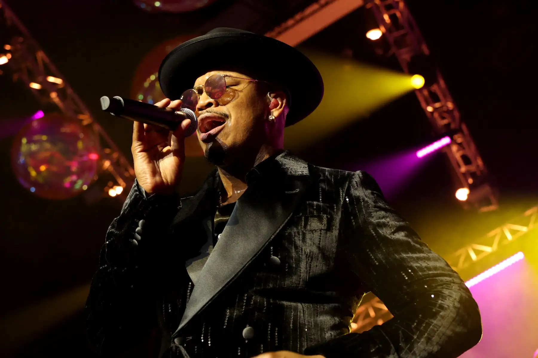 Ne-Yo actúa durante la 66.a celebración de los premios GRAMMY en el Centro de Convenciones de Los Ángeles el 4 de febrero de 2024 en Los Ángeles, California.
Foto:AFP