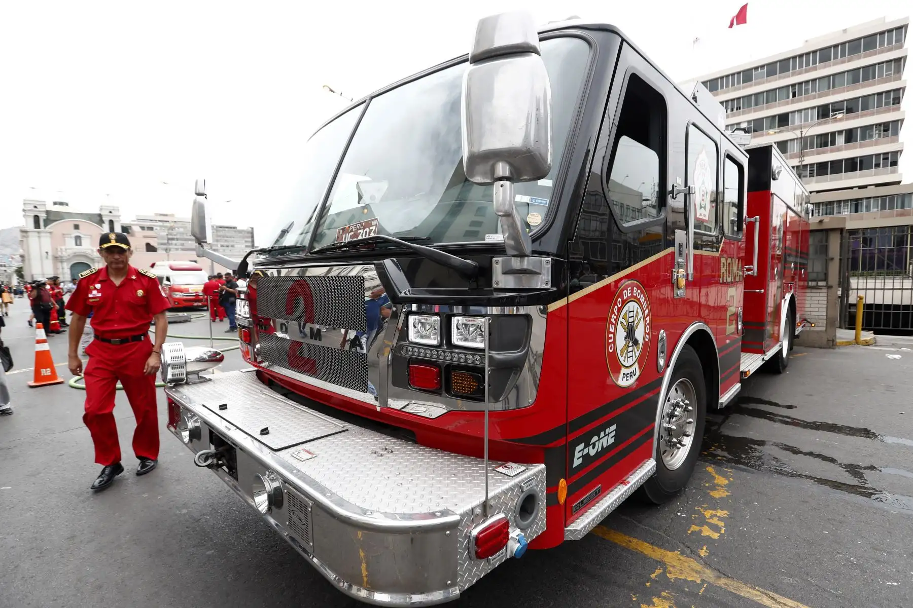 La Municipalidad Metropolitana de Lima, a través de la Gerencia de Gestión del Riesgo de Desastres, entregó equipos de preparación y respuesta ante emergencias a la Compañía Italiana de Bomberos Voluntarios Roma Nº2, valorizados en más de 1 millón de soles. Foto: ANDINA/Daniel Bracamonte