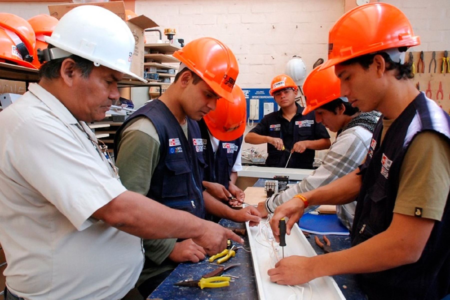 Trabajadores de construcción e hijos podrán estudiar becados en Sencico Foto: Difusión