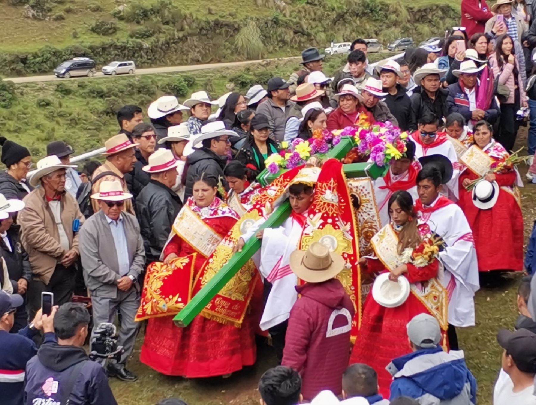 El distrito de Chacayán, región Pasco, celebró la Fiesta de los Solteros como antesala a los festejos del tradicional carnaval. ANDINA/Difusión