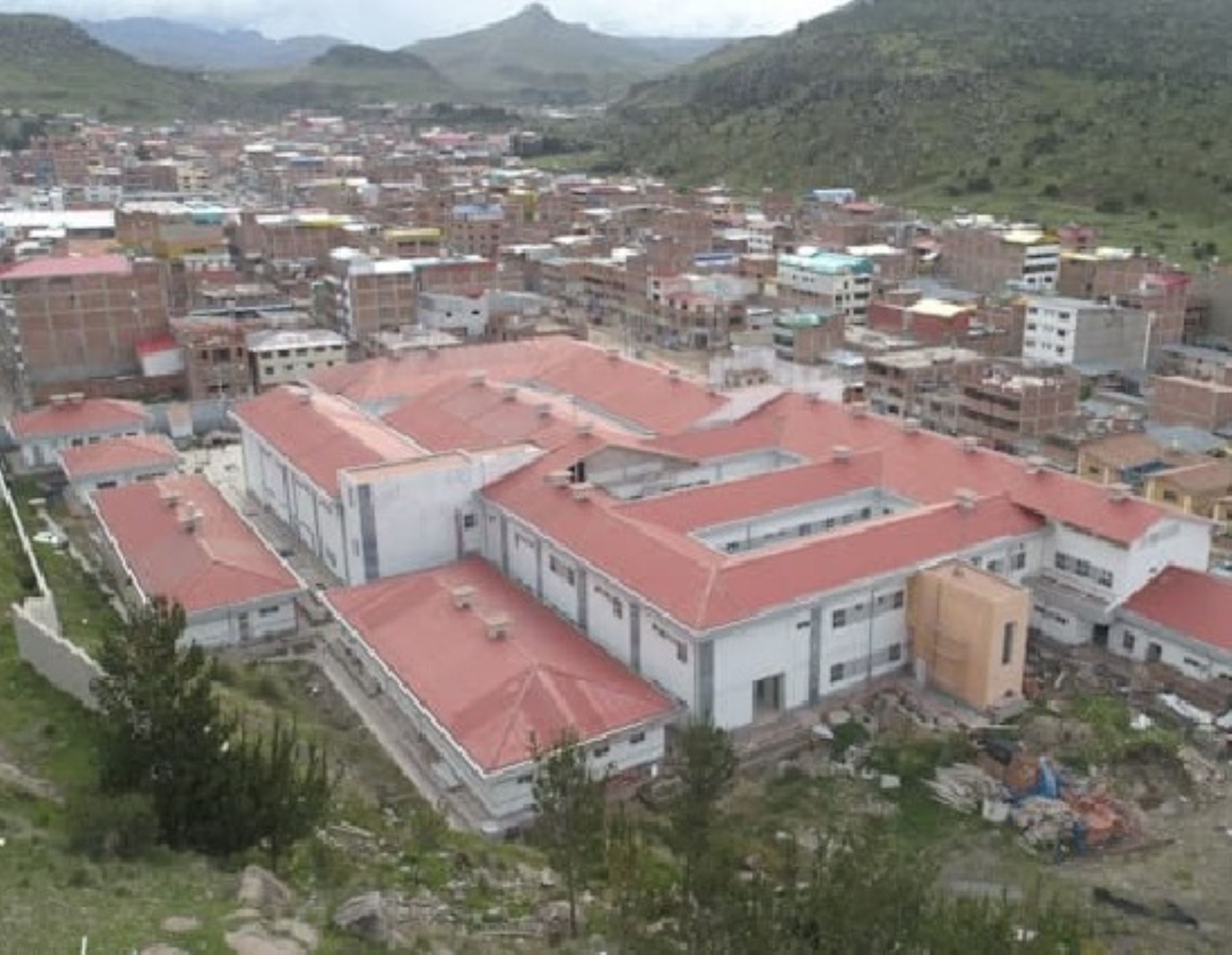 El Programa Nacional de Inversiones en Salud (Pronis) del Minsa informó del reinicio de los trabajos para culminar la construcción del Hospital de Chalhuahuacho, ubicado en la provincia apurimeña de Cotabambas. ANDINA/Difusión