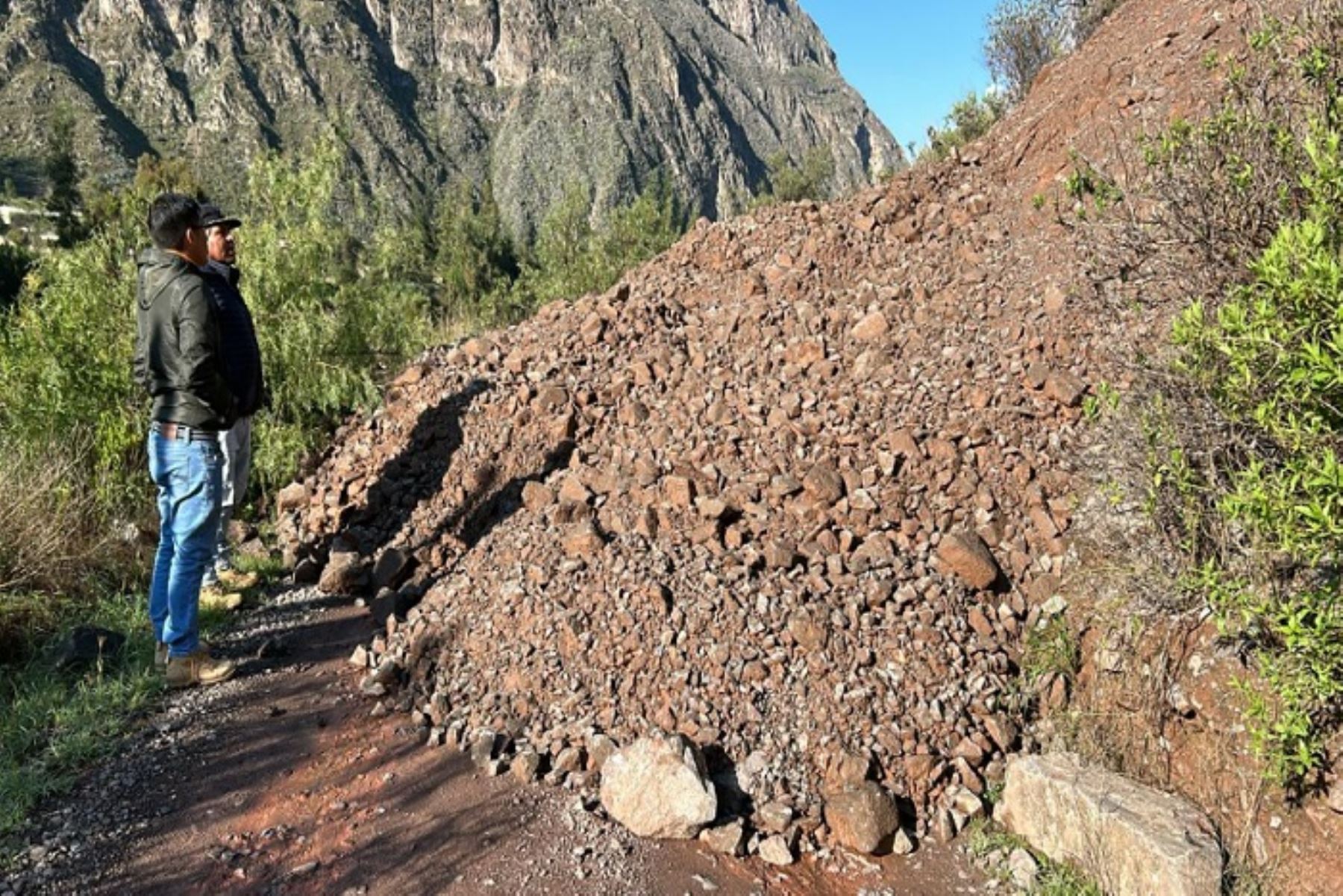 El COER Arequipa atiende y monitorea las emergencias presentadas por las lluvias intensas en varias zonas de la región sureña.