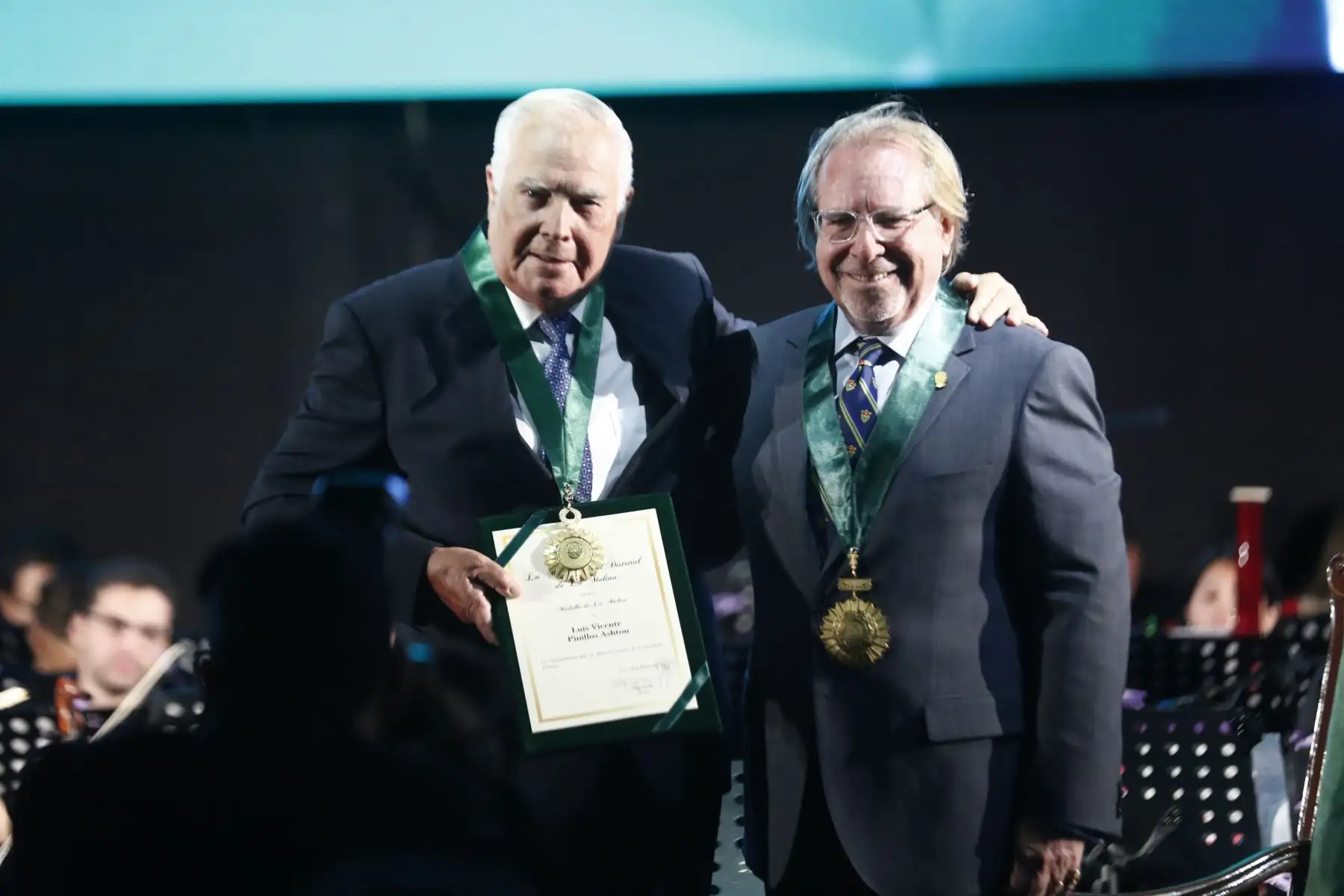 El exministro de Salud y exdirector del INEN, Luis Pinillos, fue reconocido por la Municipalidad de La Molina durante una ceremonia especial realizada en el marco de las celebraciones por el 62 aniversario del distrito. Foto: ANDINA/Daniel Bracamonte