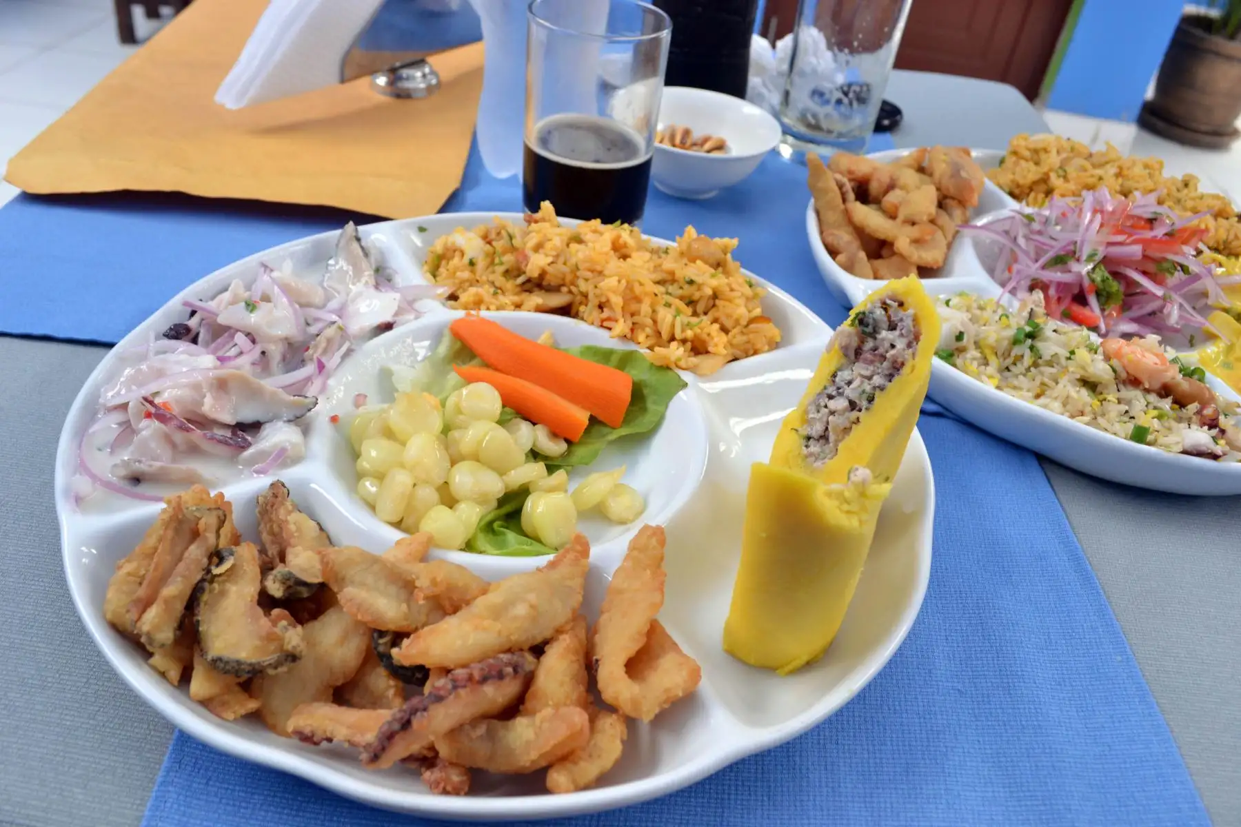 Ponte Collahua precisó que el plato típico de Marcona en el picante de cochayuyo y ofrece a los turistas diversos de platos a base de pescados y mariscos.
Foto: ANDINA/Genry Bautista