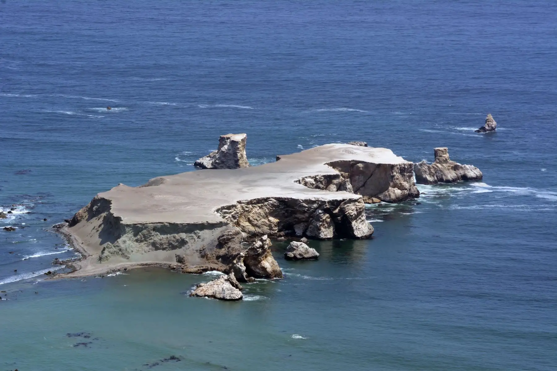 Conozcan Marcona en su XXIV Semana Turística, visiten sus principales atractivos turísticos, practiquen el ecoturismo apreciando la fauna y flora marino-costera y sus lugares colmados de belleza paisajística.
Foto: ANDINA/Genry Bautista