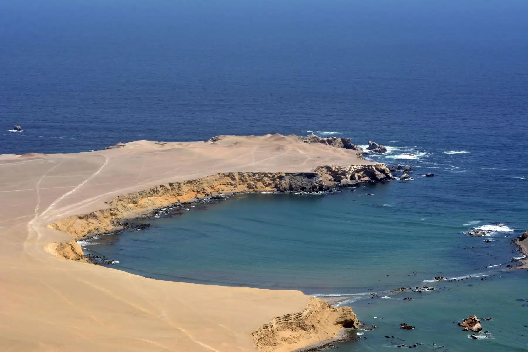 Conozcan Marcona en su XXIV Semana Turística, visiten sus principales atractivos turísticos, practiquen el ecoturismo apreciando la fauna y flora marino-costera y sus lugares colmados de belleza paisajística.
Foto: ANDINA/Genry Bautista