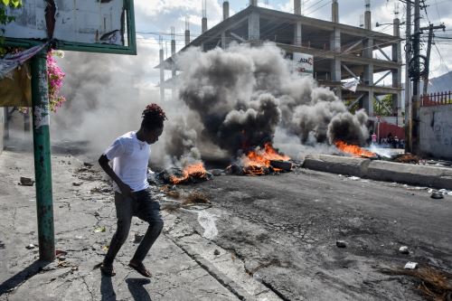 La violencia de las pandillas escala a niveles de extrema gravedad en Haití. Foto: EFE