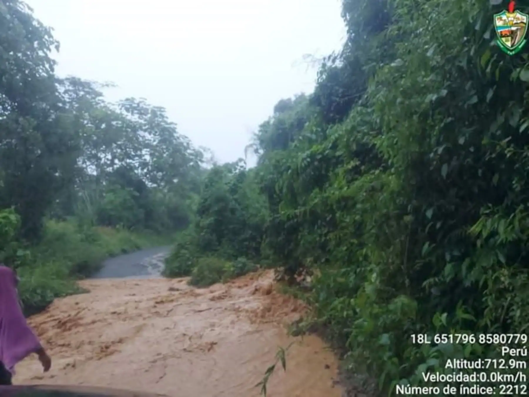 Las lluvias intensas que se registran en Ayacucho bloquearon el tránsito en un anillo vial dejando aislados a cuatro distritos de la provincia de La Mar, en el ámbito del Vraem.  ANDINA/Difusión