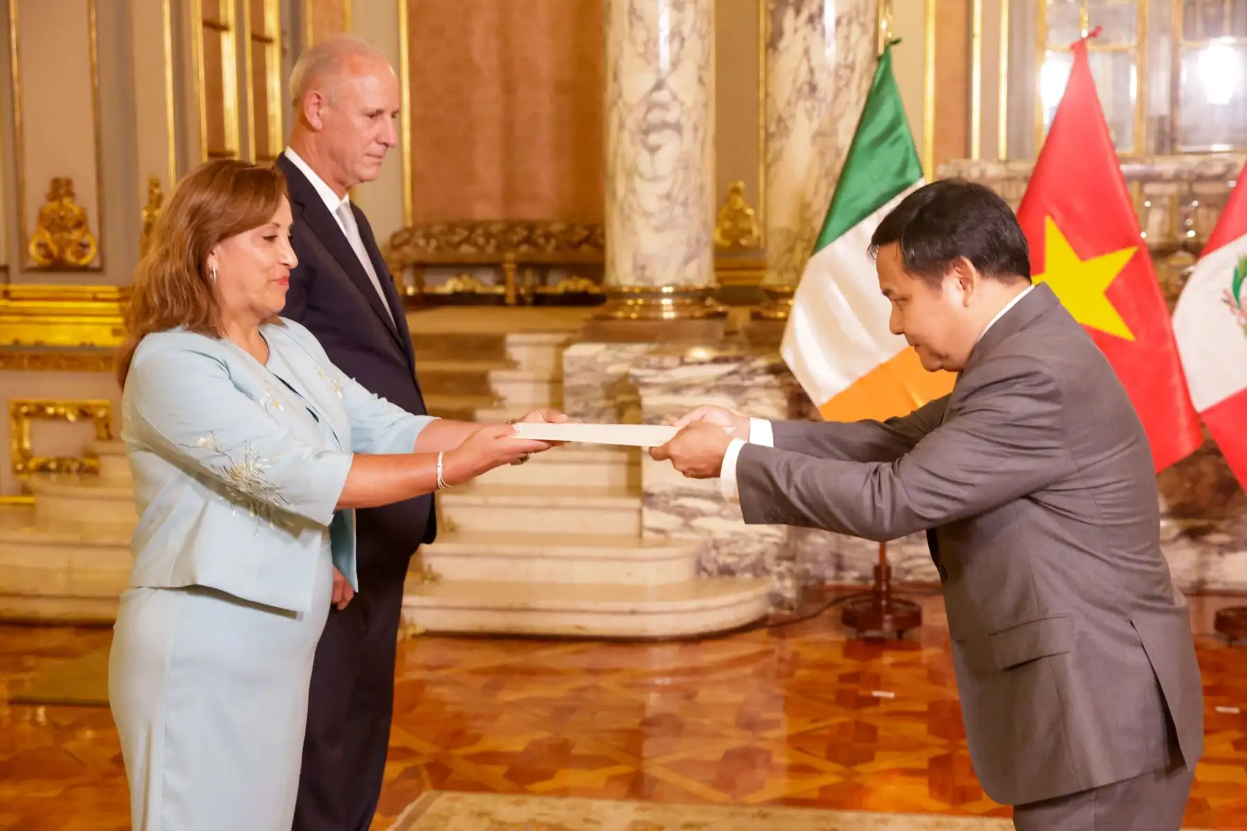 La presidenta de la república, Dina Ercilia Boluarte Zegarra, participó en la presentación de cartas credenciales de embajadores concurrentes en el Perú. Foto: ANDINA/ Prensa Presidencia