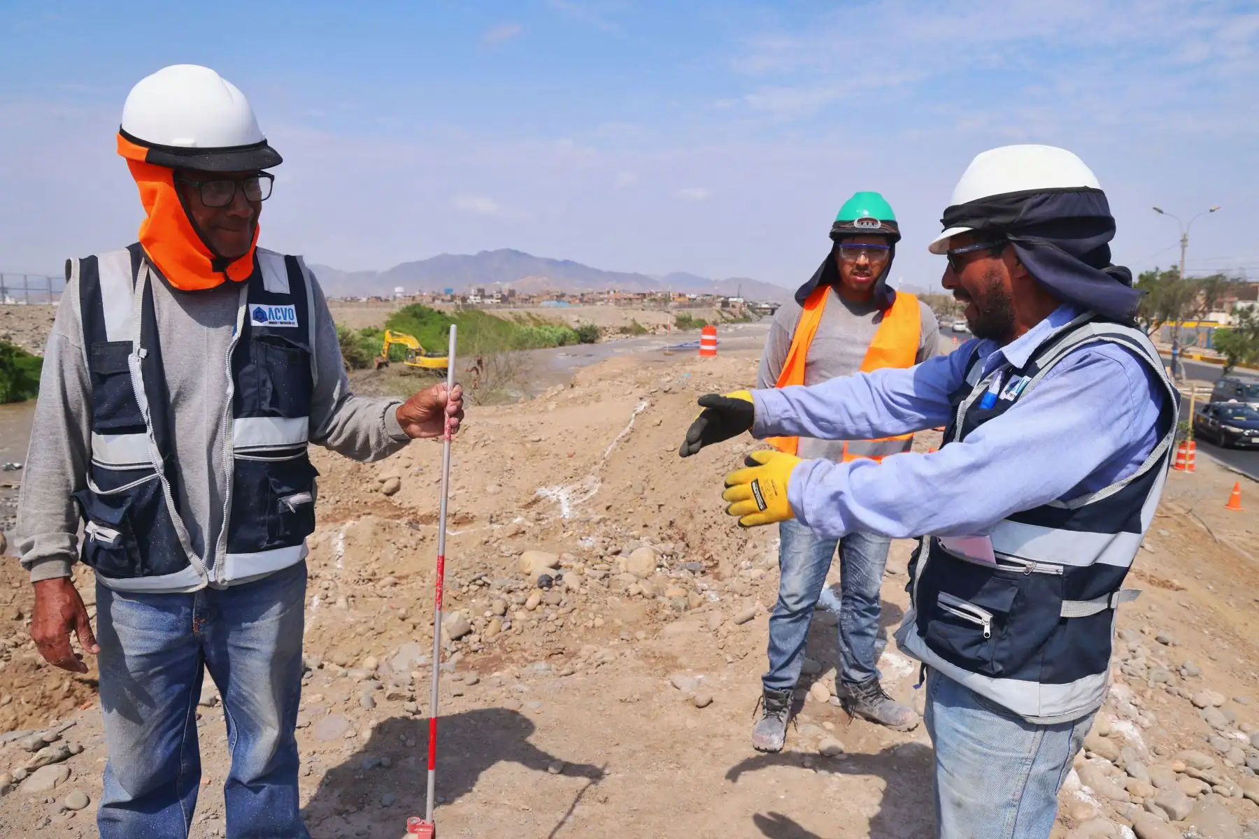 El ministro Raúl Perez Reyes supervisó zonas donde se implementarán accesos hacia el nuevo aeropuerto Jorge Chávez. A través de Provias Nacional, se instalarán dos puentes temporales, de más de 80 metros de longitud.
 Foto: ANDINA/MTC