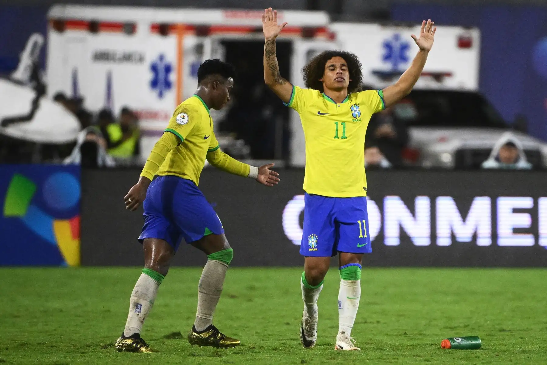 El brasileño Guilherme Biro celebra tras anotar durante el partido de fútbol del Torneo Preolímpico CONMEBOL Venezuela 2024 entre Venezuela y Brasil en el estadio Brígido Iriarte de Caracas. Foto: ANDINA/AFP