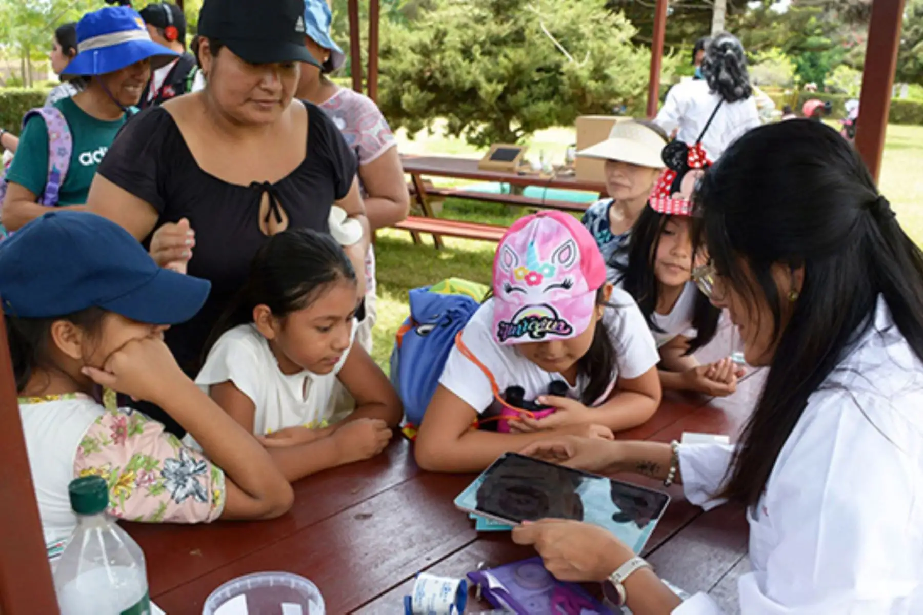 El Día Internacional de la Mujer y la Niña en la Ciencia se celebra el 11 de febrero y diversos organismos dedicados a la difusión de las ciencias se suman a la celebración con el fin de motivar a las niñas pequeñas a seguir sus sueños de dedicarse a las áreas STEM.