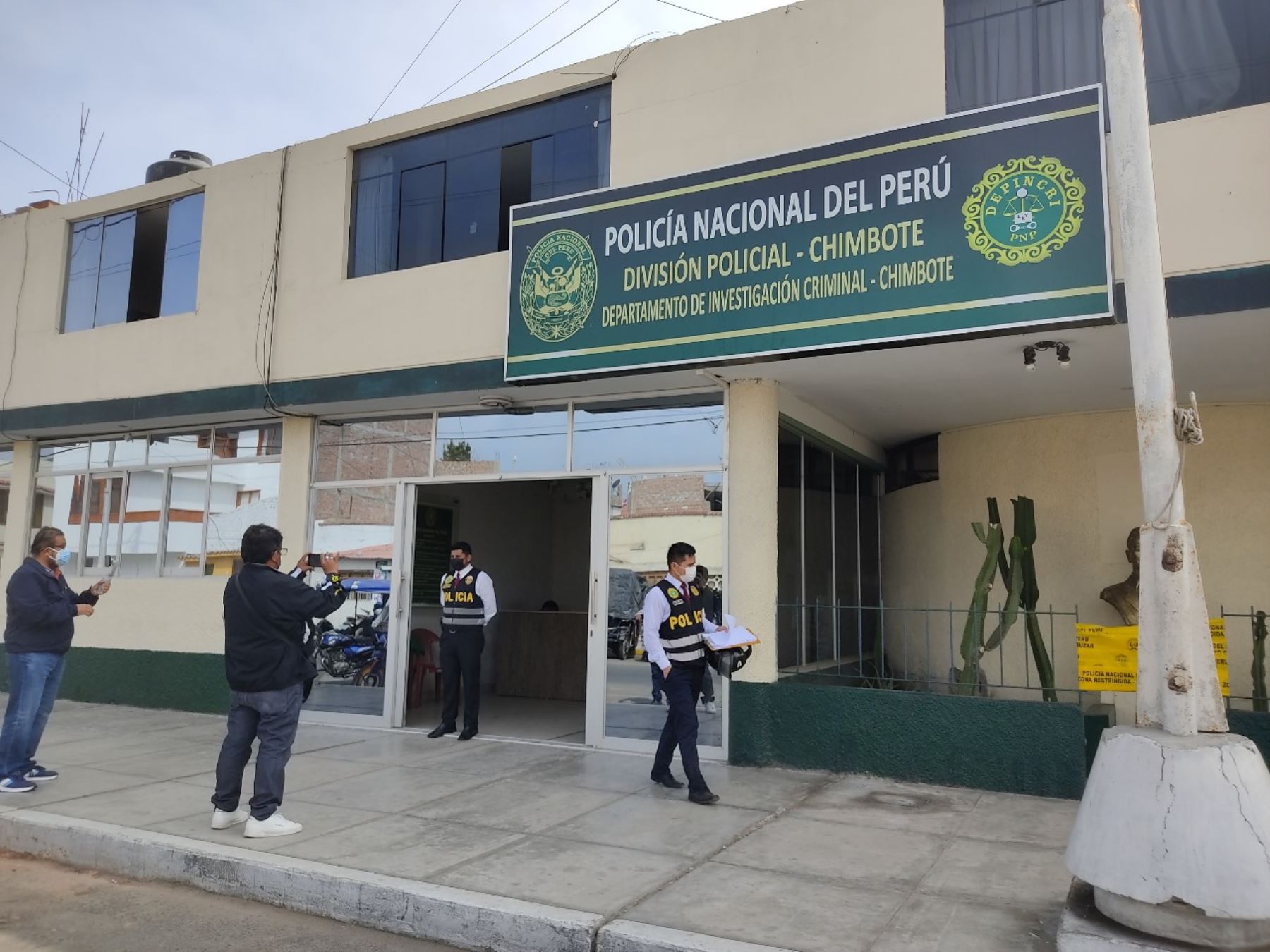 Agentes de la Región Policial Áncash se trasladaron hasta Trujillo para rescatar a seis niños venezolanos secuestrados por ocho presuntos miembros de la organización criminal "Los gallegos del Tren de Aragua". ANDINA/Difusión