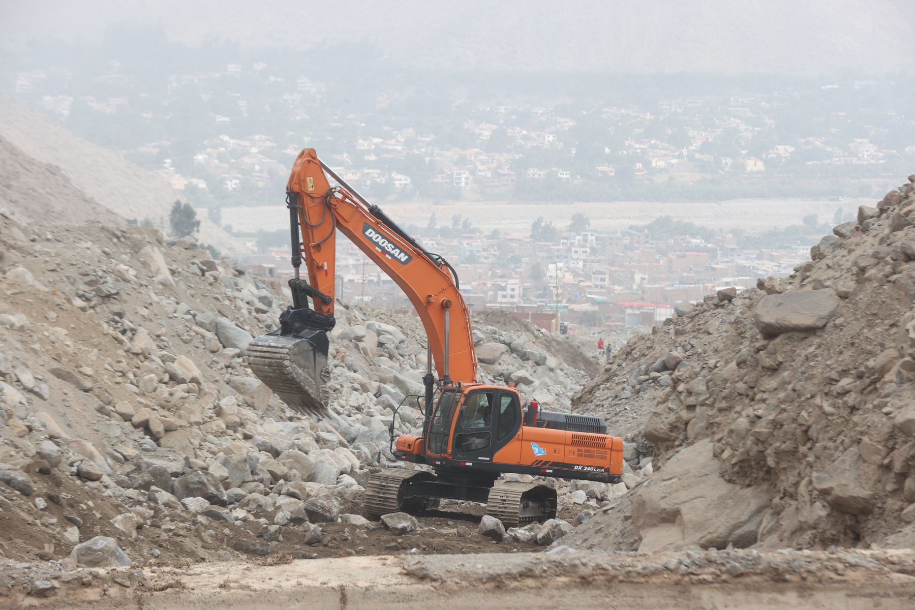 Sector Defensa desplaza sus capacidades ante activación de quebradas en Lima  Este | Noticias | Agencia Peruana de Noticias Andina