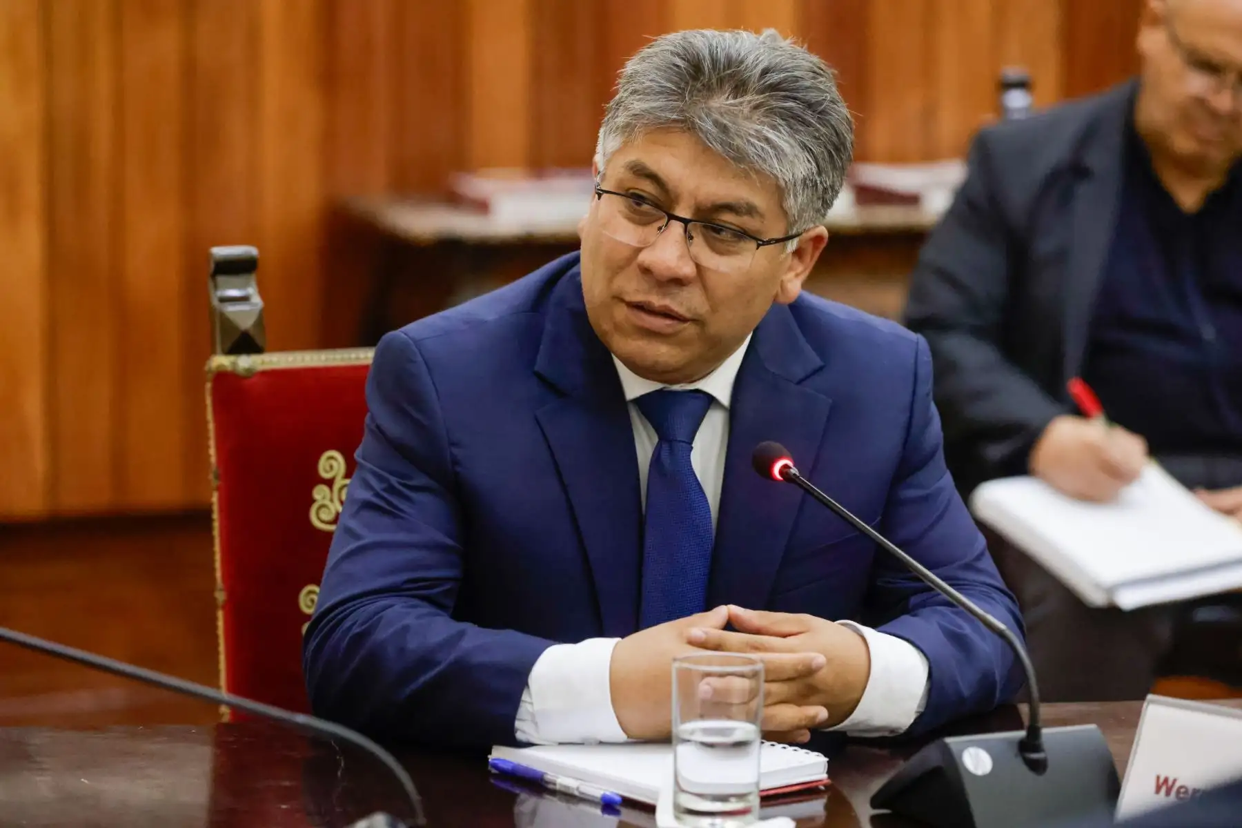 La presidenta de la república, Dina Ercilia Boluarte Zegarra, sostuvo una reunión de trabajo con el gobernador regional de Cusco, Werner Salcedo Álvarez, y otras autoridades de la Ciudad Imperial.
Foto: ANDINA/Prensa Presidencia