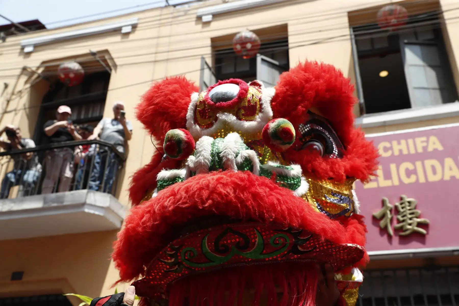 Basado en la tradición china, hoy 12 de febrero se dió inicio Año Nuevo Lunar, que en esta ocasión da la bienvenida al Dragón, considerado en el zodiaco chino como un símbolo de poder, vitalidad y buena fortuna. Foto: ANDINA/Daniel Bracamonte