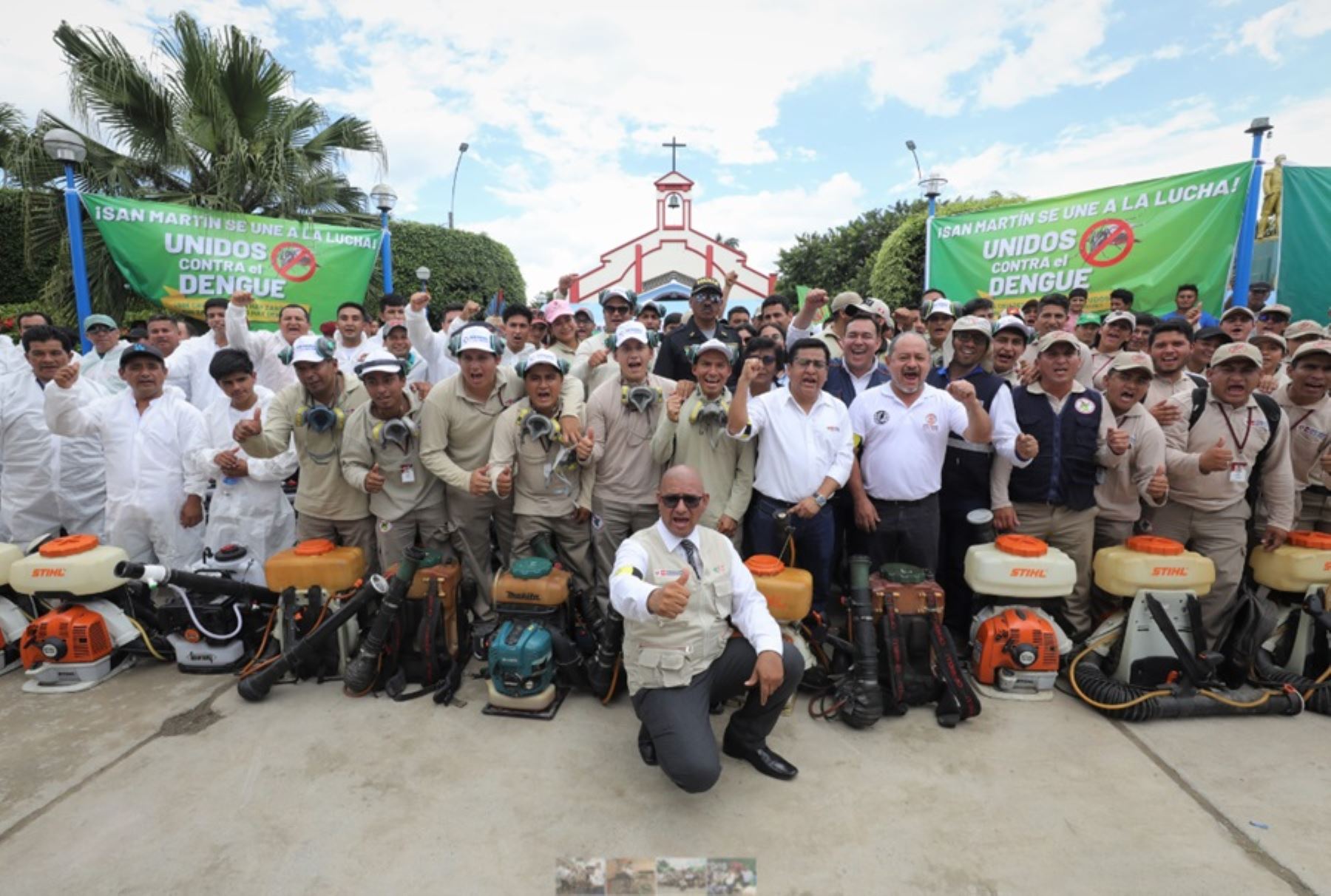 El ministro de Salud, César Vásquez, lideró el lanzamiento de la campaña "Unidos contra el dengue" en la región San Martín, que tiene por objeto eliminar los criaderos del zancudo que transmite la enfermedad.