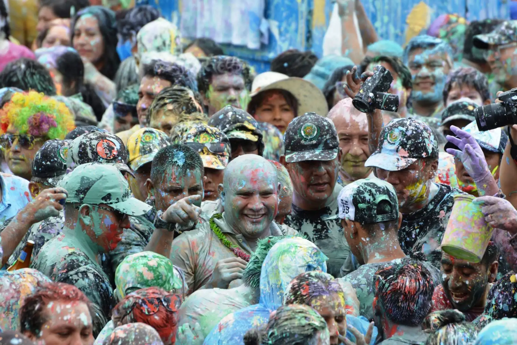 Una multitudinaria bienvenida tuvo el Ño Carnavalón este sábado 12 de febrero en su ingreso triunfal a la ciudad de Cajamarca, con motivo de la celebración de las fiestas de carnaval. Foto: Eduard Lozano